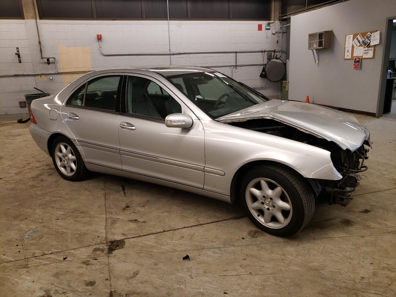 Photo 3 VIN: WDBRF81J84F541522 - MERCEDES-BENZ C-KLASSE 