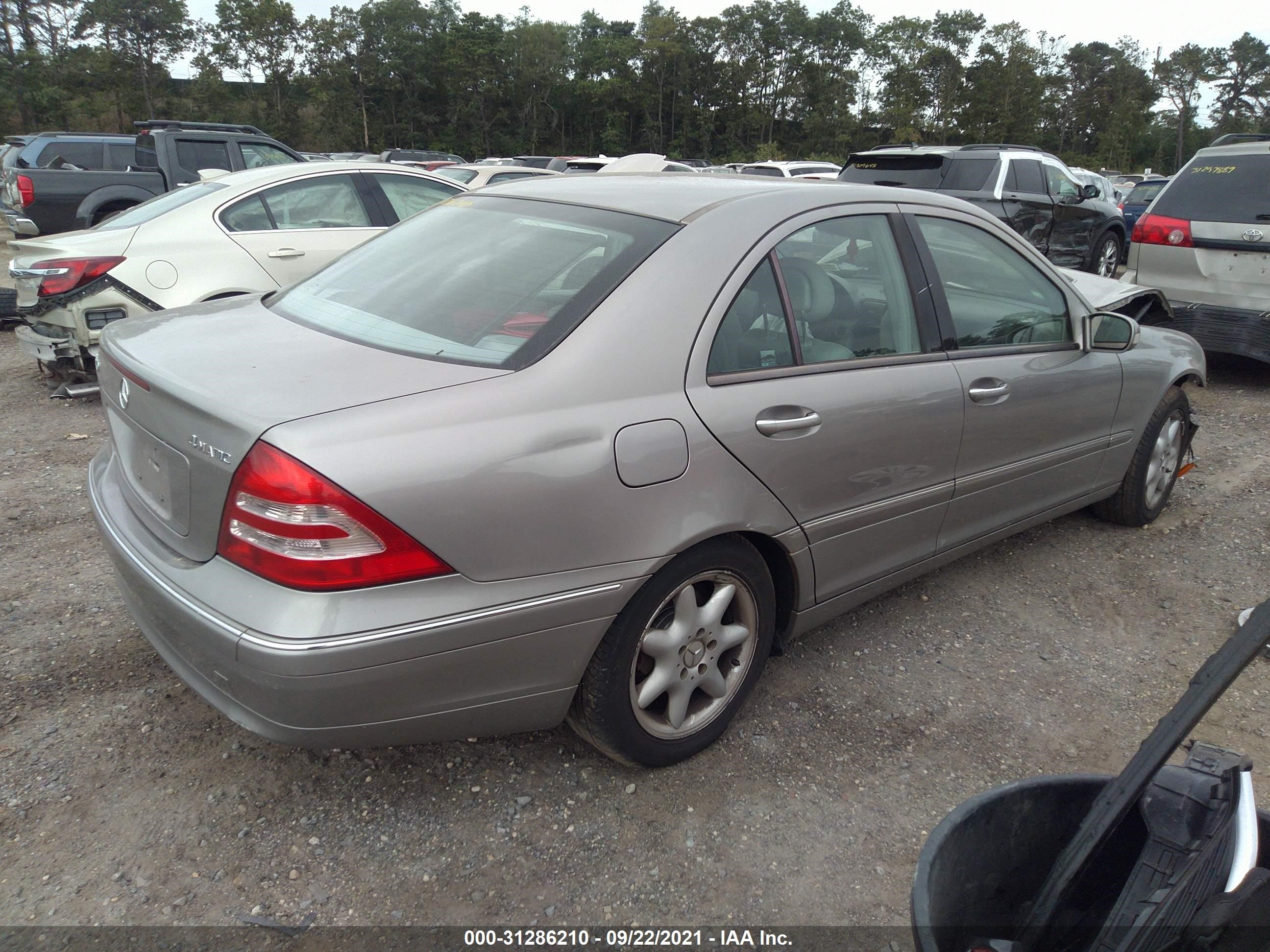 Photo 3 VIN: WDBRF81J93F399177 - MERCEDES-BENZ C-KLASSE 