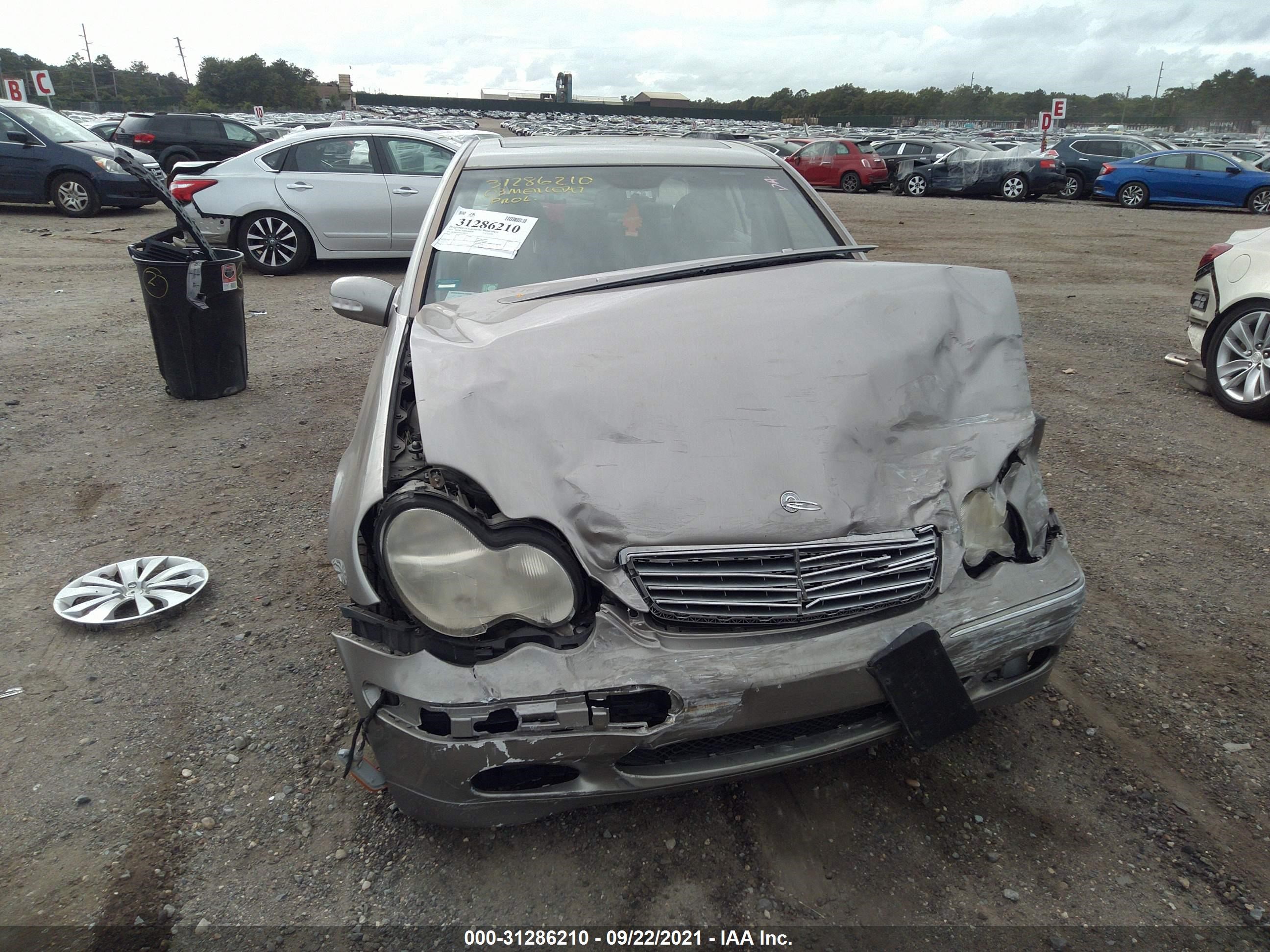 Photo 5 VIN: WDBRF81J93F399177 - MERCEDES-BENZ C-KLASSE 