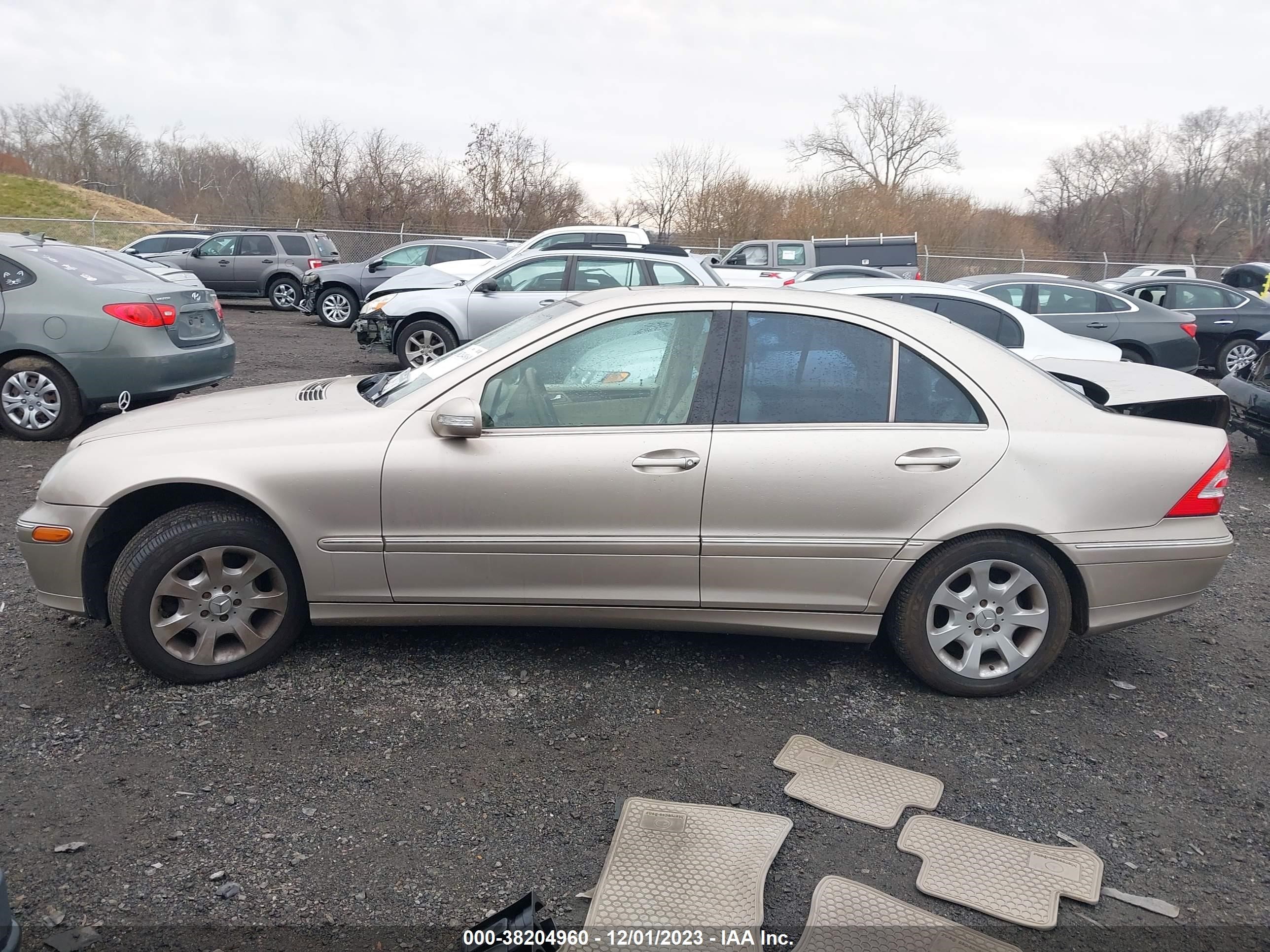 Photo 13 VIN: WDBRF81J95F679202 - MERCEDES-BENZ C-KLASSE 