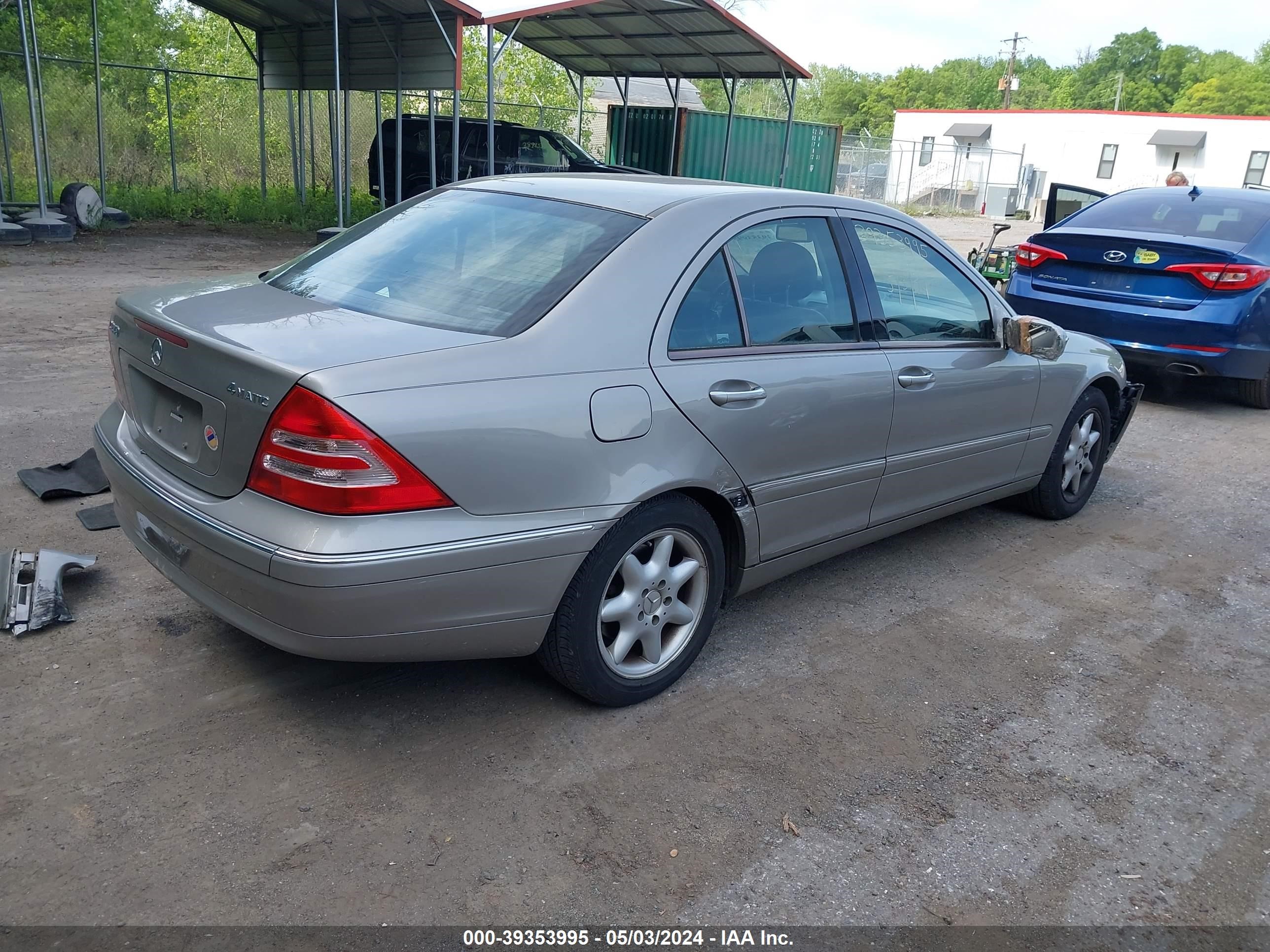 Photo 3 VIN: WDBRF81JX4F514242 - MERCEDES-BENZ NULL 