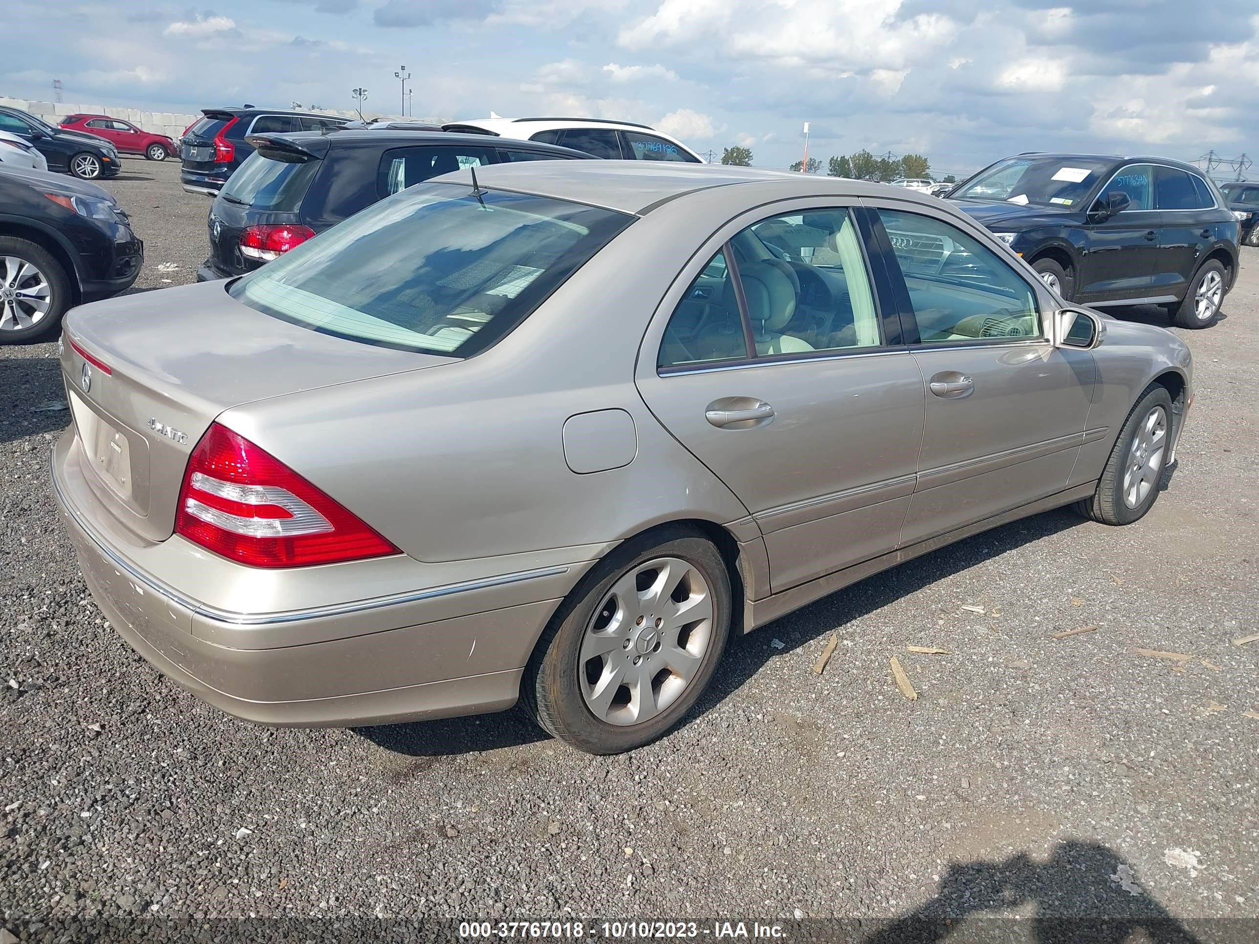 Photo 3 VIN: WDBRF81JX5F698082 - MERCEDES-BENZ C-KLASSE 