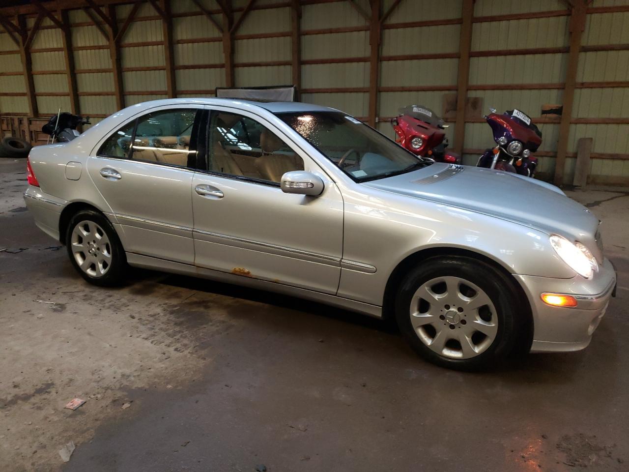 Photo 3 VIN: WDBRF84J55F637718 - MERCEDES-BENZ C-KLASSE 