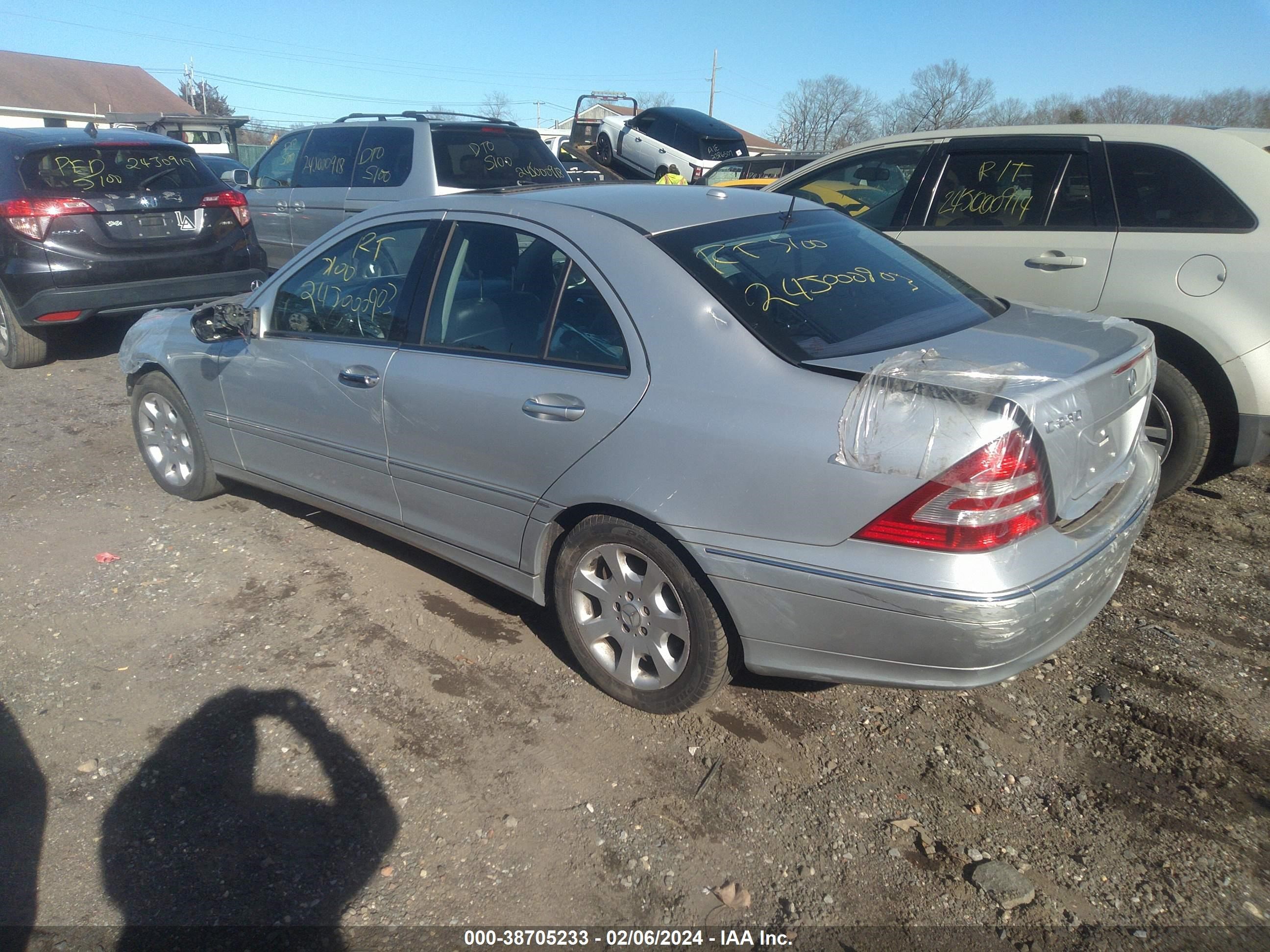 Photo 2 VIN: WDBRF87H46F803009 - MERCEDES-BENZ C-KLASSE 