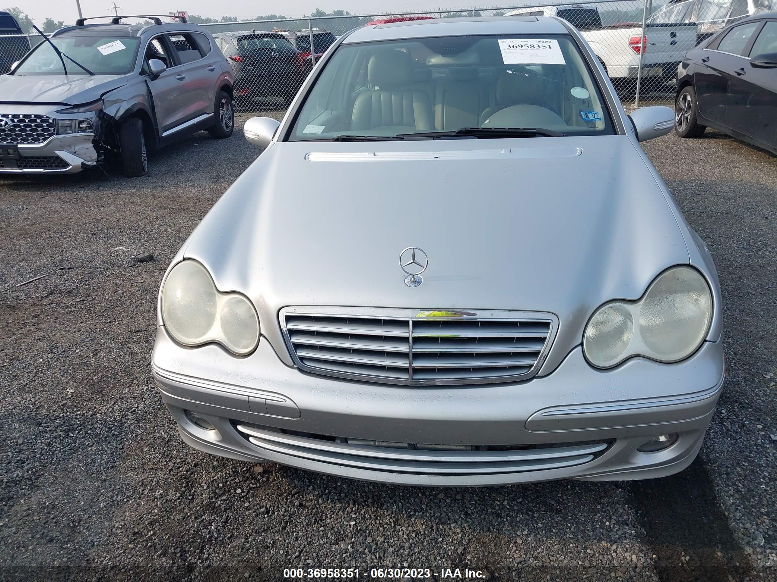 Photo 10 VIN: WDBRF92H46F777427 - MERCEDES-BENZ C-KLASSE 