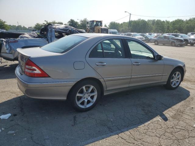 Photo 2 VIN: WDBRF92H87F889519 - MERCEDES-BENZ C-CLASS 