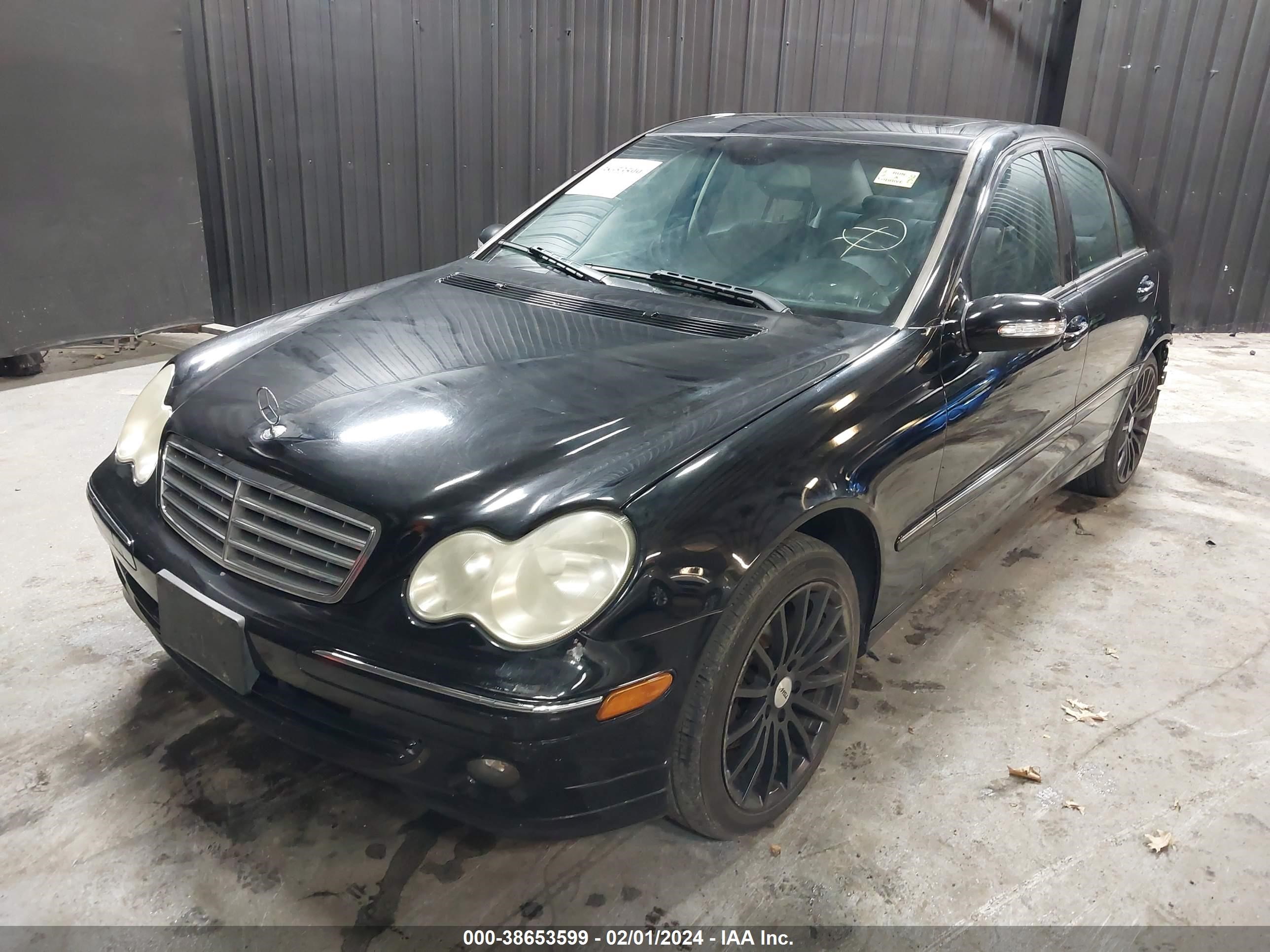 Photo 1 VIN: WDBRF92H87F892257 - MERCEDES-BENZ C-KLASSE 