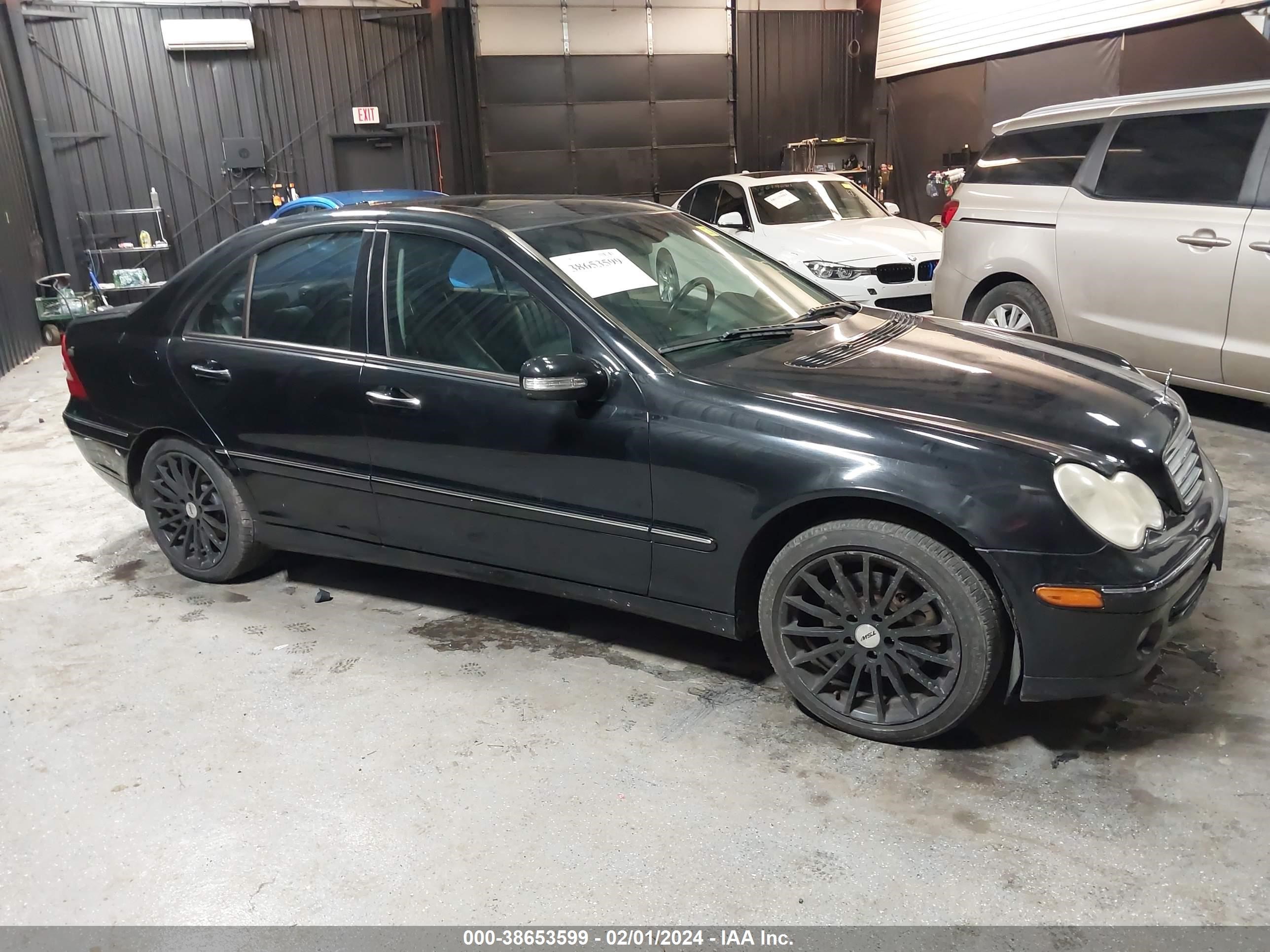 Photo 12 VIN: WDBRF92H87F892257 - MERCEDES-BENZ C-KLASSE 