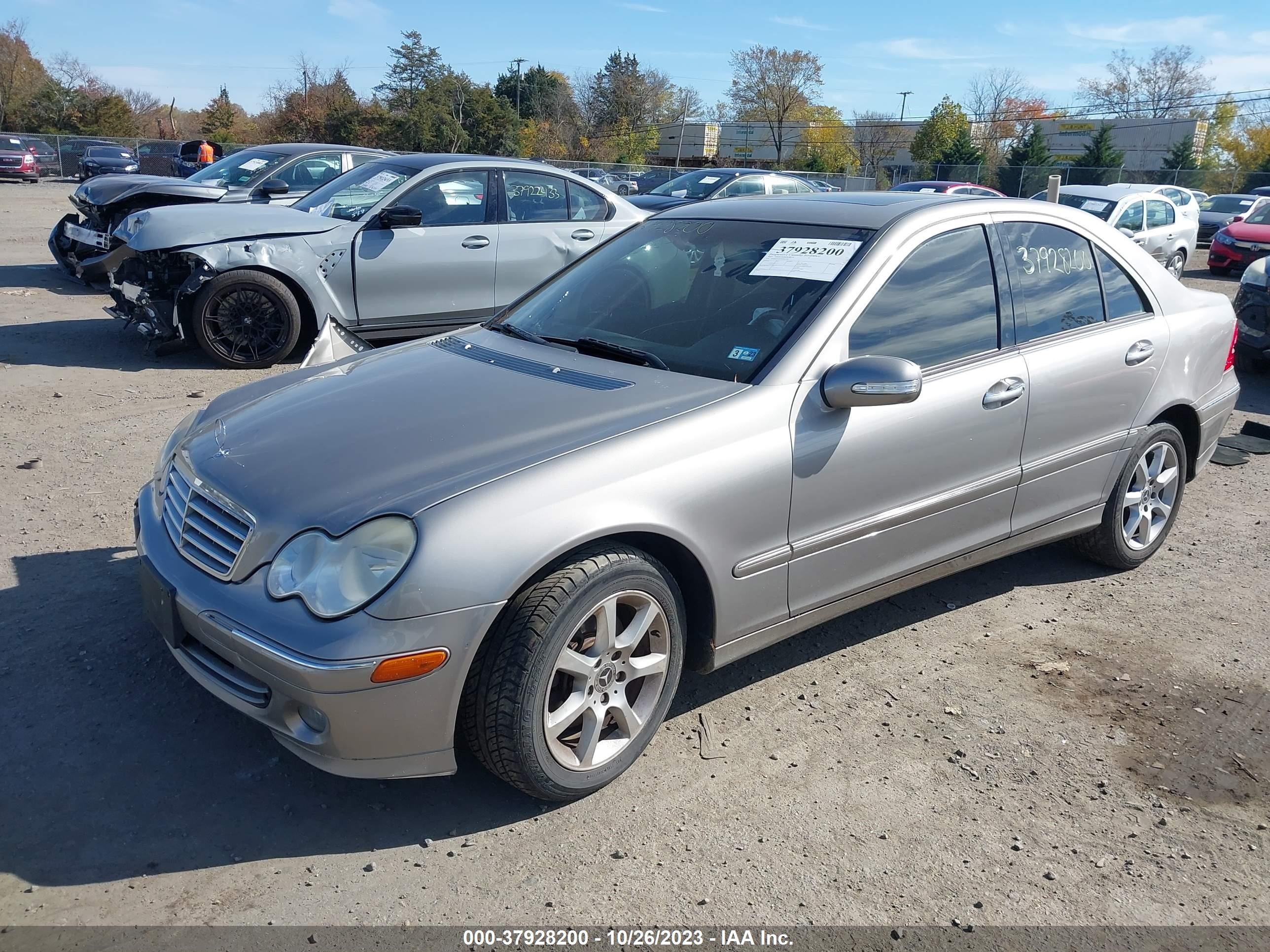 Photo 1 VIN: WDBRF92H97F865360 - MERCEDES-BENZ C-KLASSE 