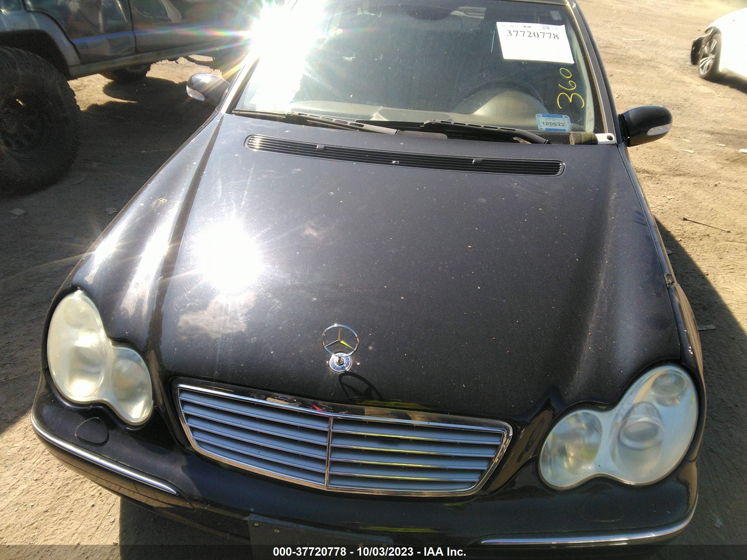 Photo 11 VIN: WDBRH84J44F539014 - MERCEDES-BENZ C-KLASSE 