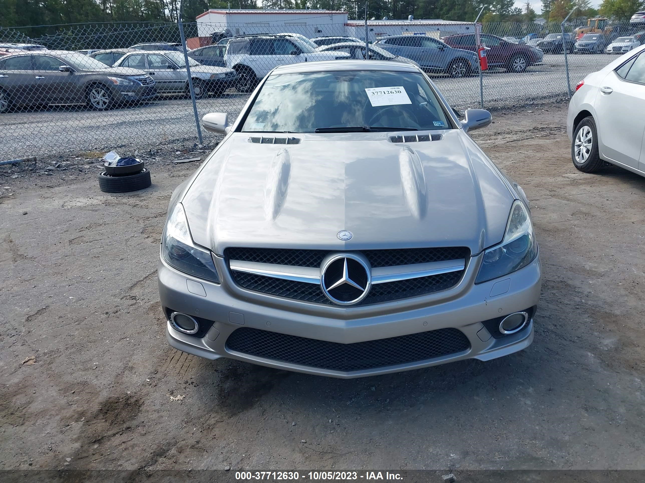 Photo 11 VIN: WDBSK71F89F148629 - MERCEDES-BENZ SL-KLASSE 