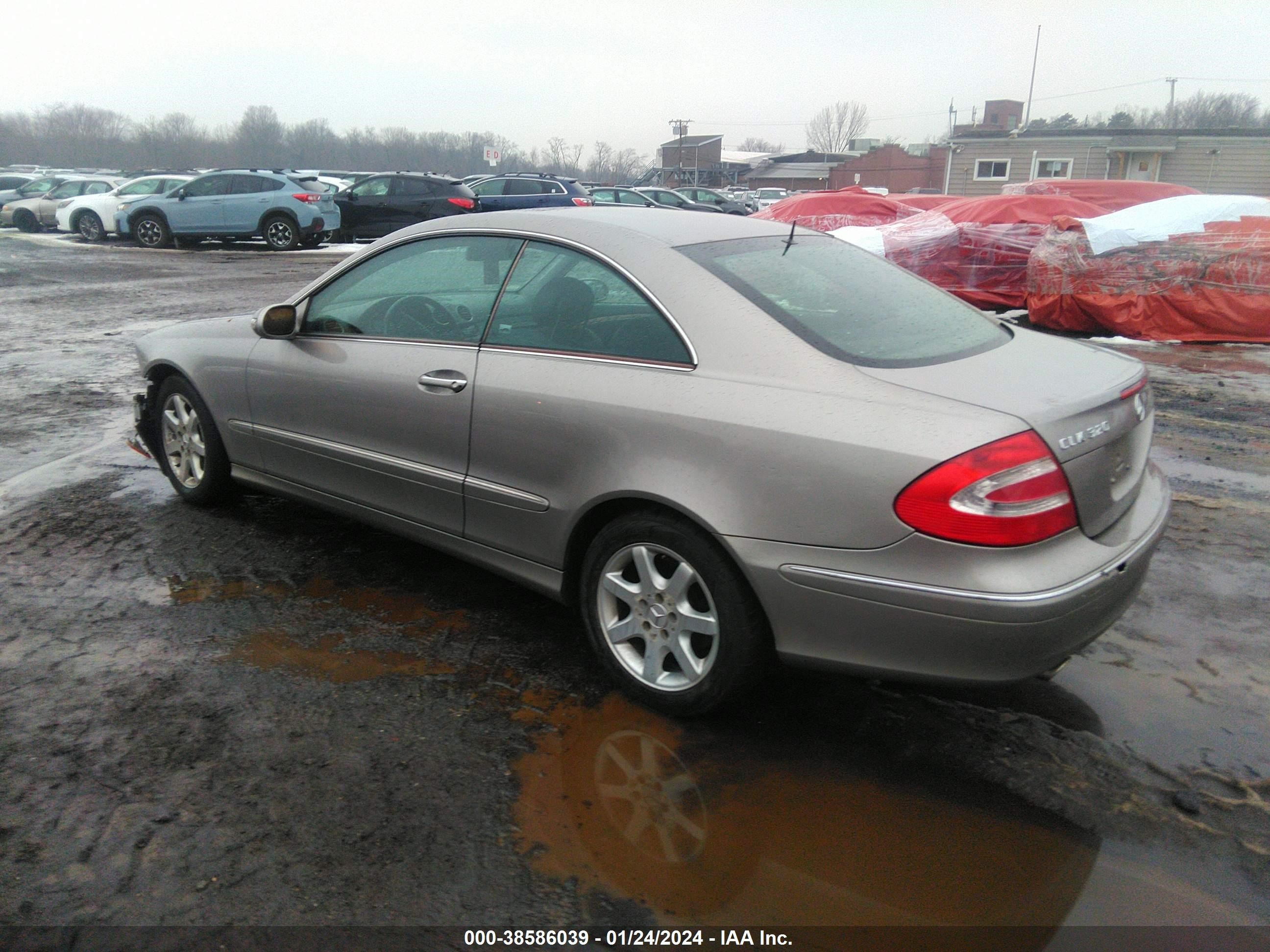 Photo 2 VIN: WDBTJ65J74F111547 - MERCEDES-BENZ CLK-KLASSE 