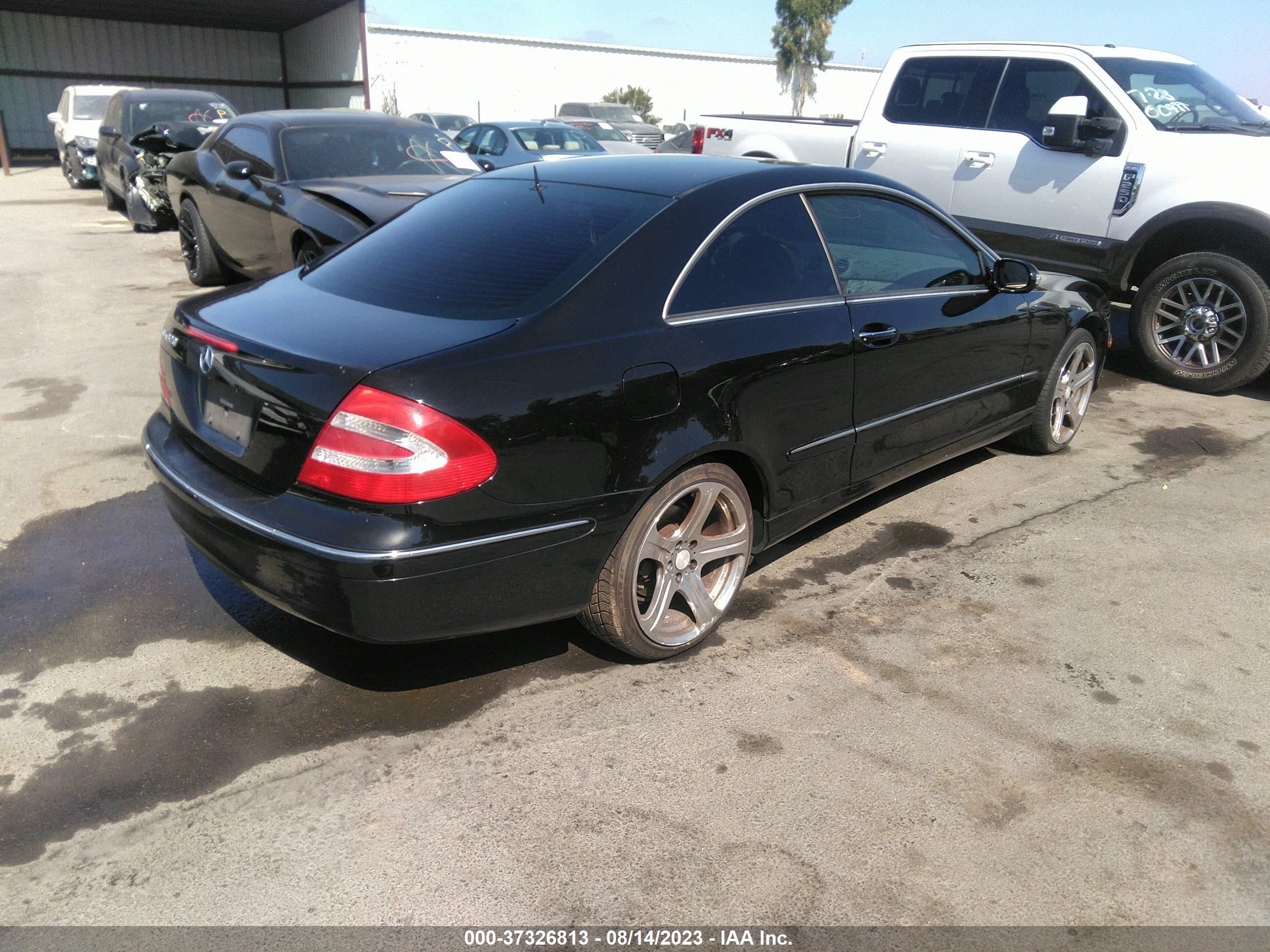 Photo 3 VIN: WDBTJ65J83F015425 - MERCEDES-BENZ CLK-KLASSE 