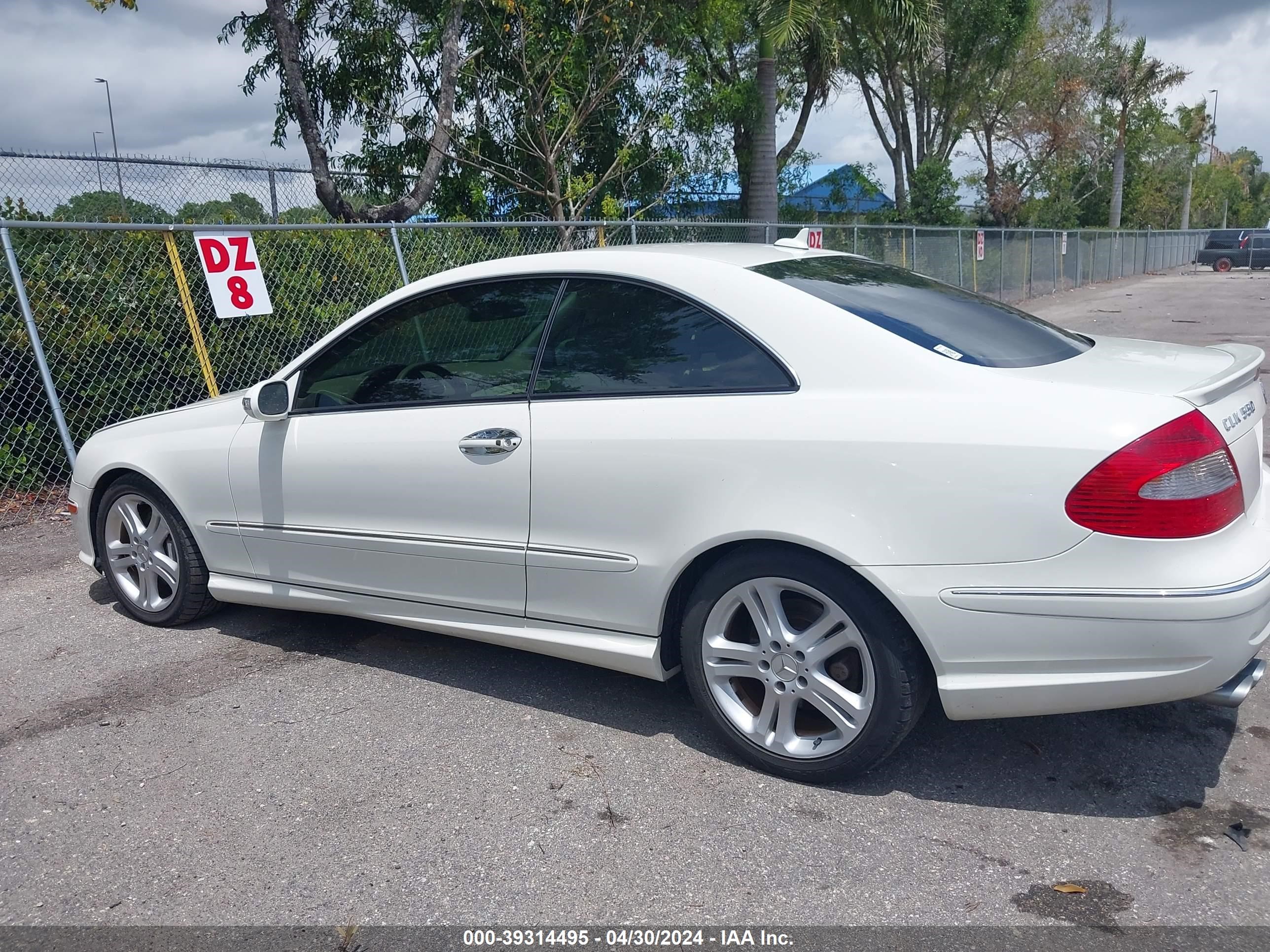 Photo 13 VIN: WDBTJ72H98F254416 - MERCEDES-BENZ NULL 