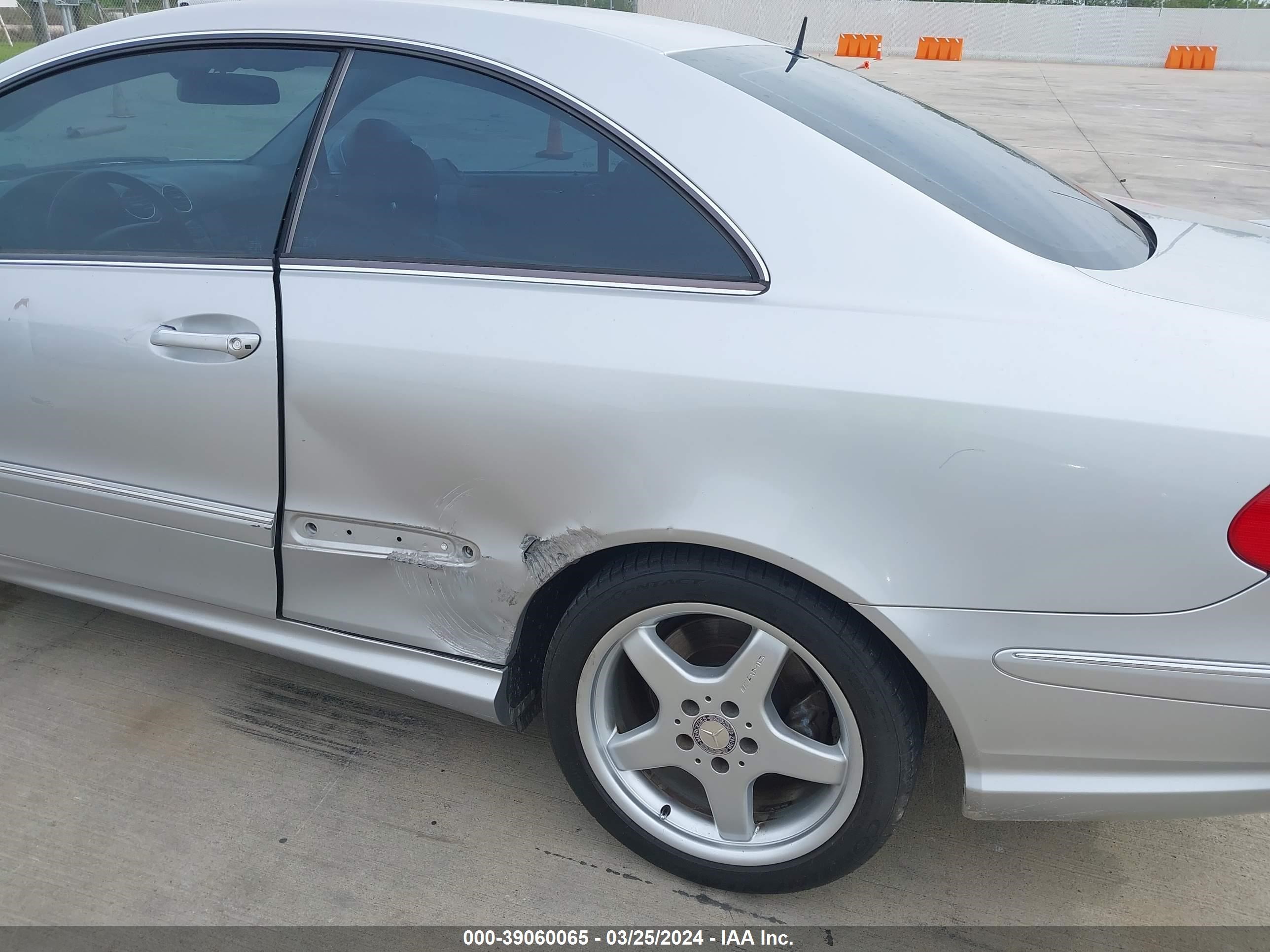 Photo 5 VIN: WDBTJ75J14F068314 - MERCEDES-BENZ NULL 