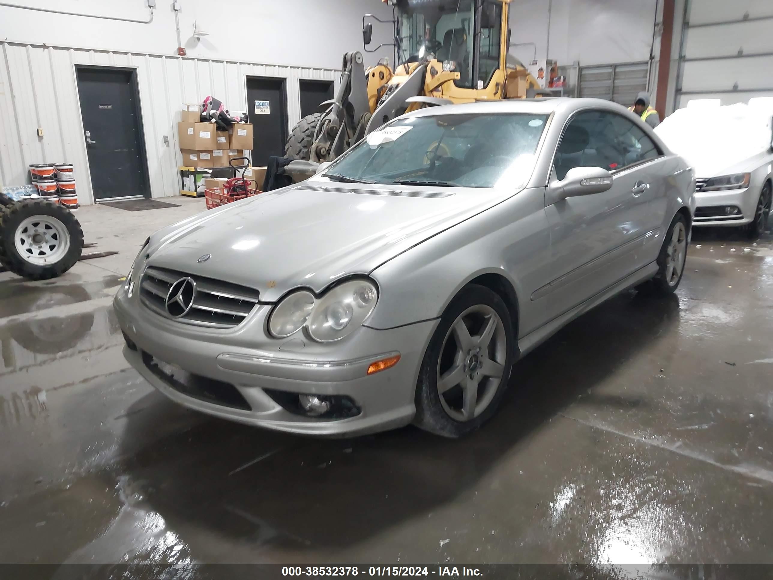 Photo 1 VIN: WDBTJ75J45F123193 - MERCEDES-BENZ CLK-KLASSE 