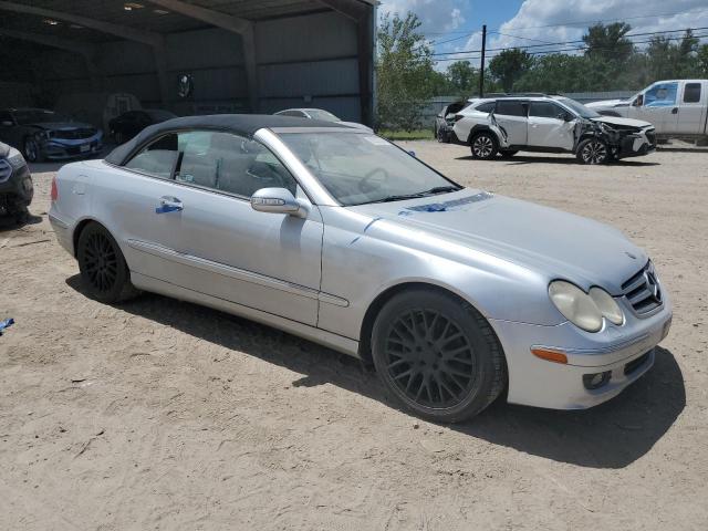 Photo 3 VIN: WDBTK56F48F243625 - MERCEDES-BENZ CLK-CLASS 