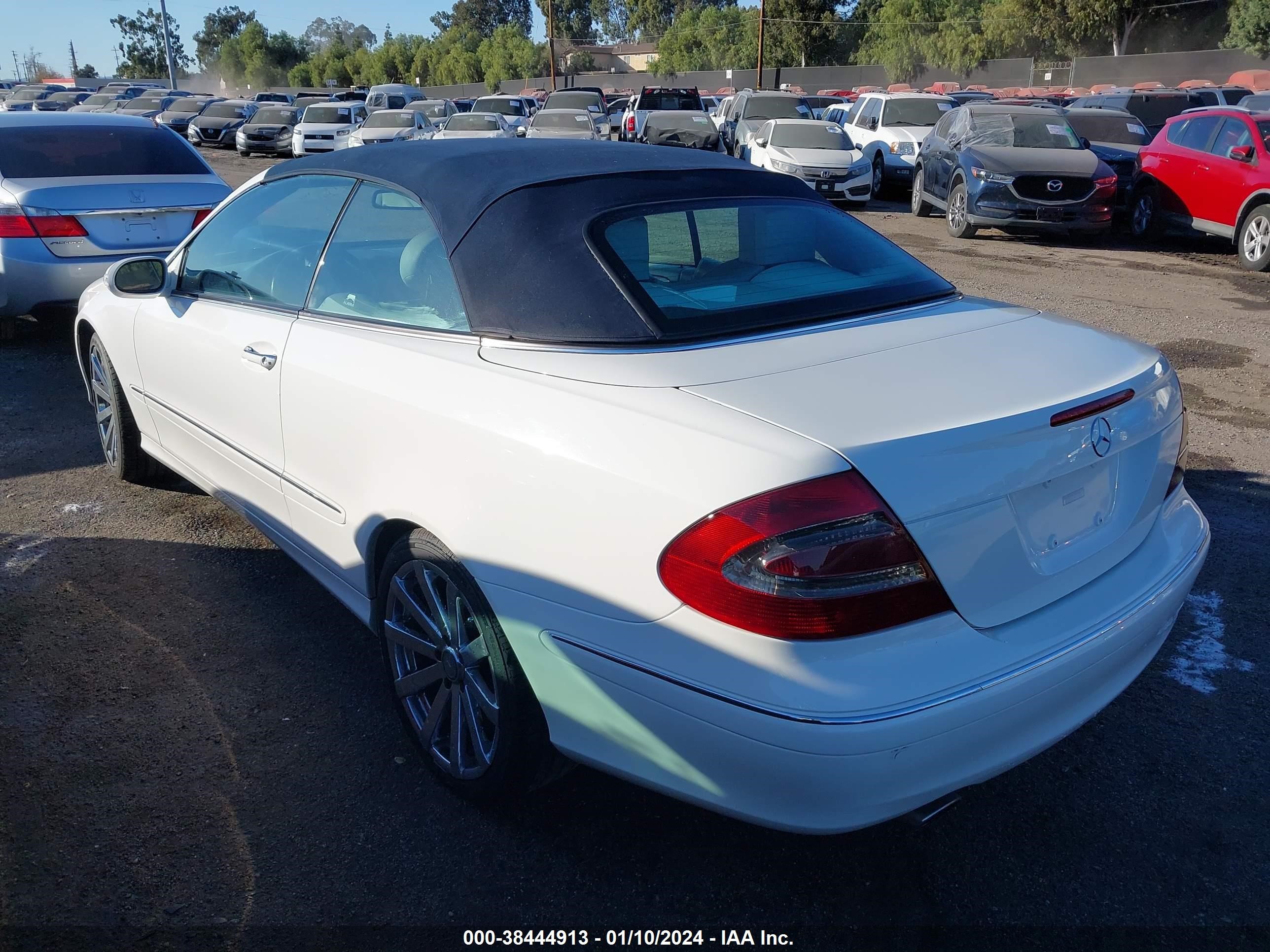 Photo 2 VIN: WDBTK65J75F132767 - MERCEDES-BENZ CLK-KLASSE 