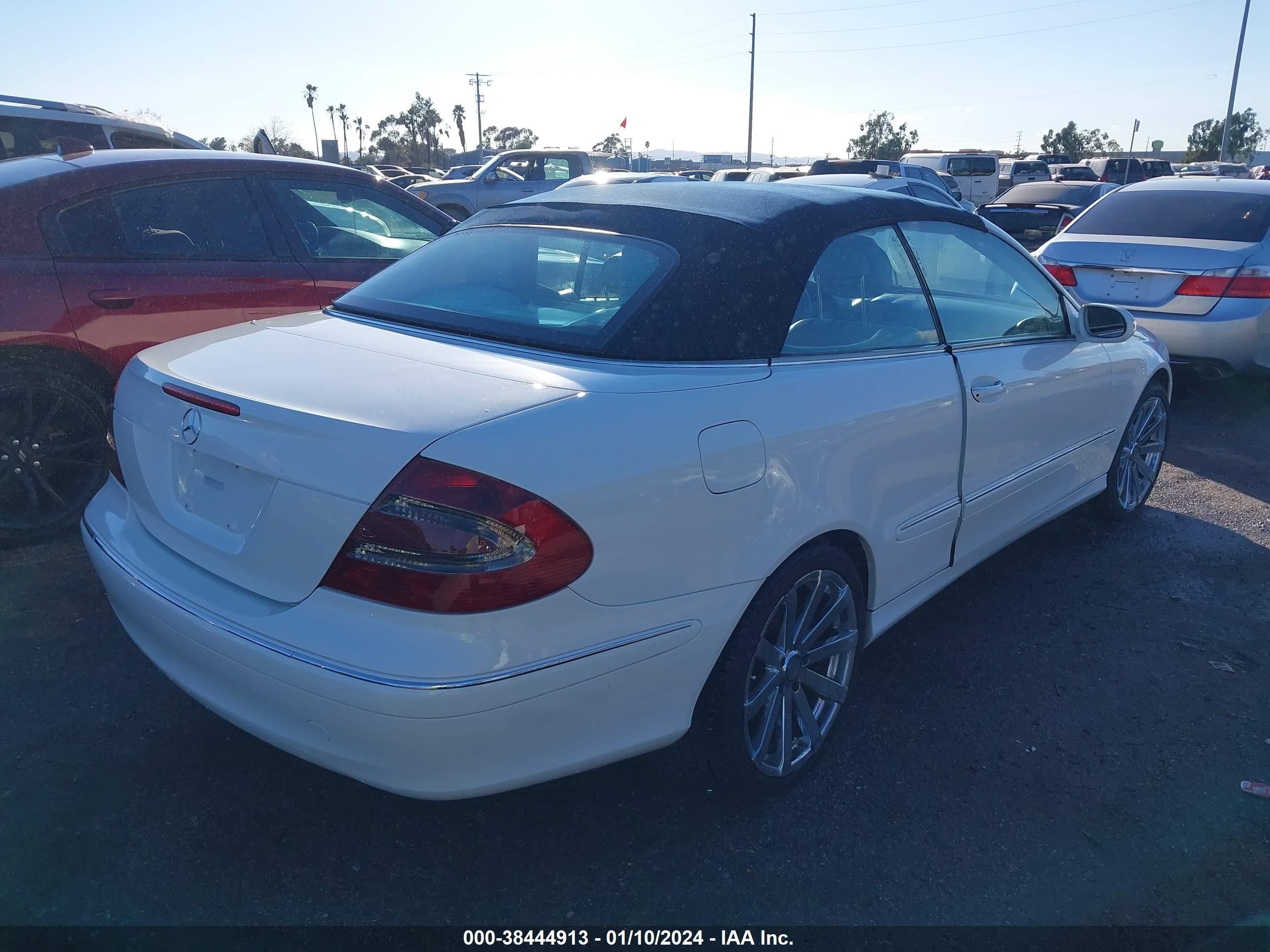 Photo 3 VIN: WDBTK65J75F132767 - MERCEDES-BENZ CLK-KLASSE 