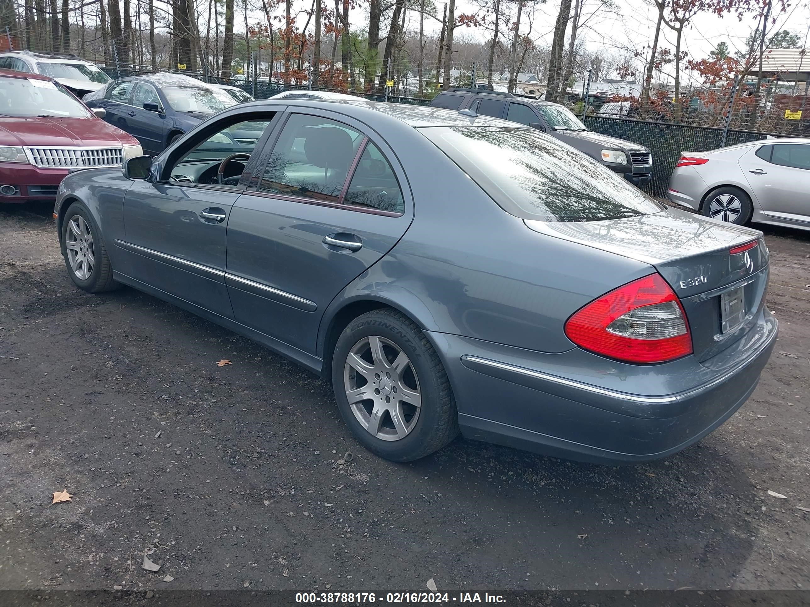 Photo 2 VIN: WDBUF22X57B026354 - MERCEDES-BENZ NULL 