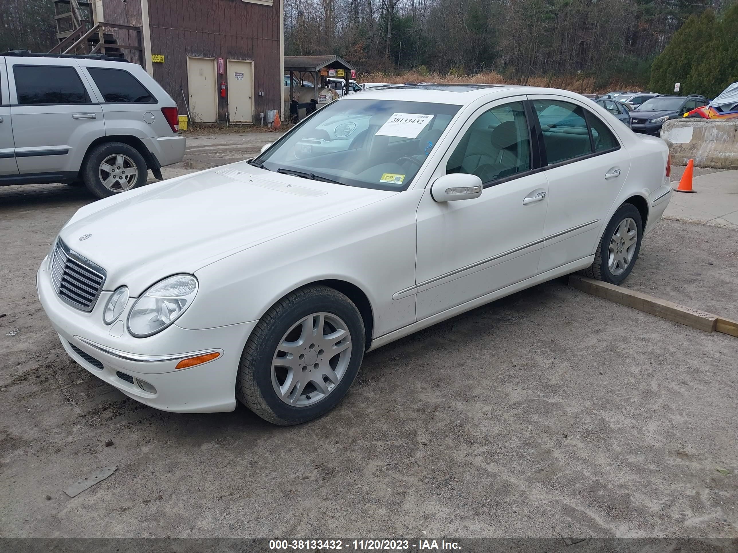 Photo 1 VIN: WDBUF26J85A532558 - MERCEDES-BENZ E-KLASSE 