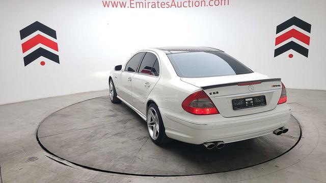 Photo 12 VIN: WDBUF54X49B383851 - MERCEDES E 