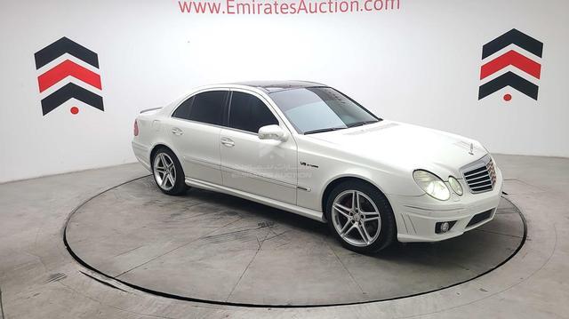 Photo 21 VIN: WDBUF54X49B383851 - MERCEDES E 