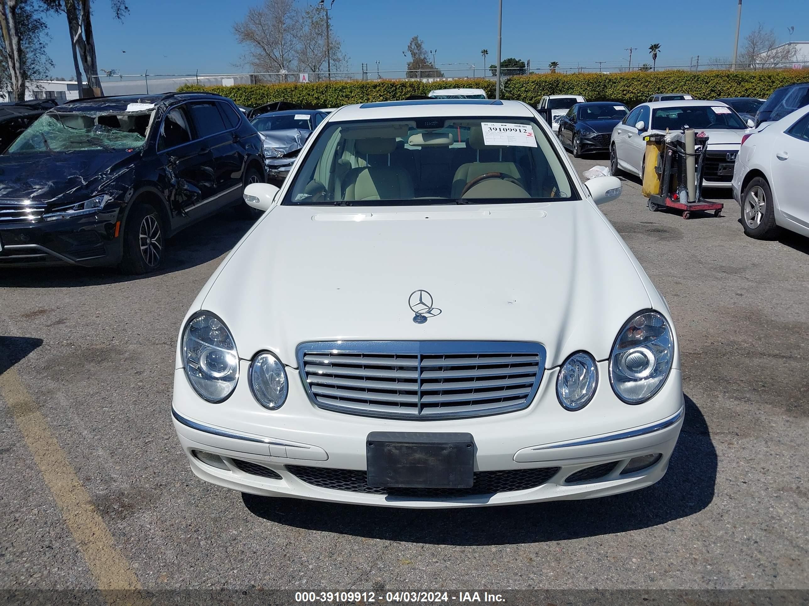 Photo 11 VIN: WDBUF56J76A874666 - MERCEDES-BENZ NULL 