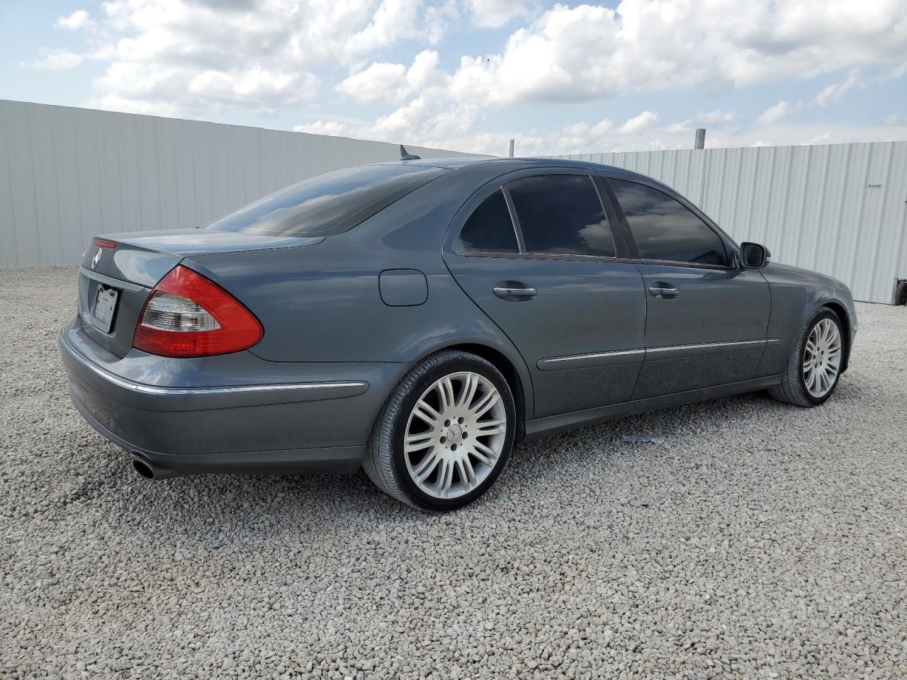 Photo 2 VIN: WDBUF56X27B043172 - MERCEDES-BENZ E-KLASSE 