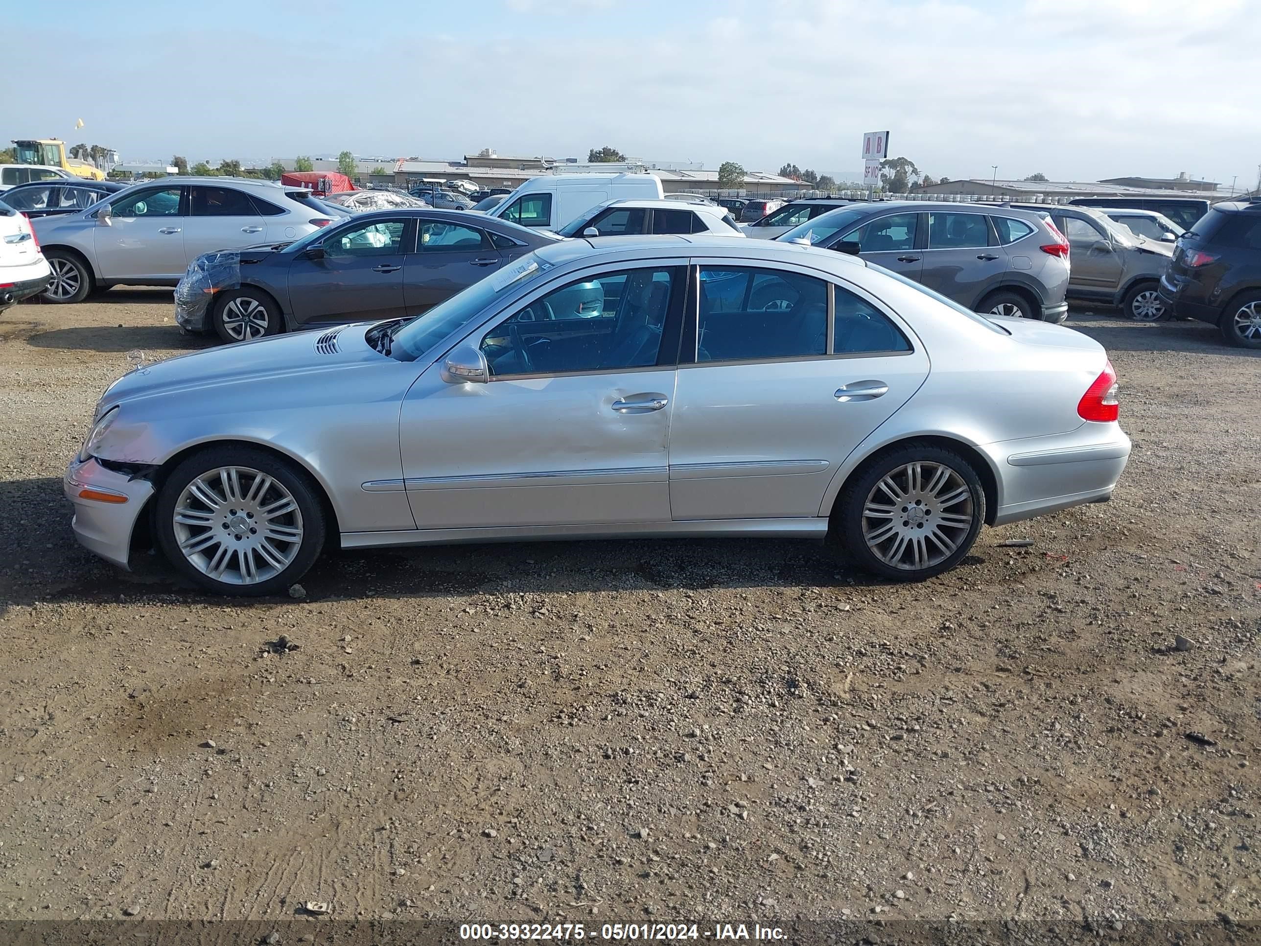 Photo 13 VIN: WDBUF56X27B146950 - MERCEDES-BENZ NULL 