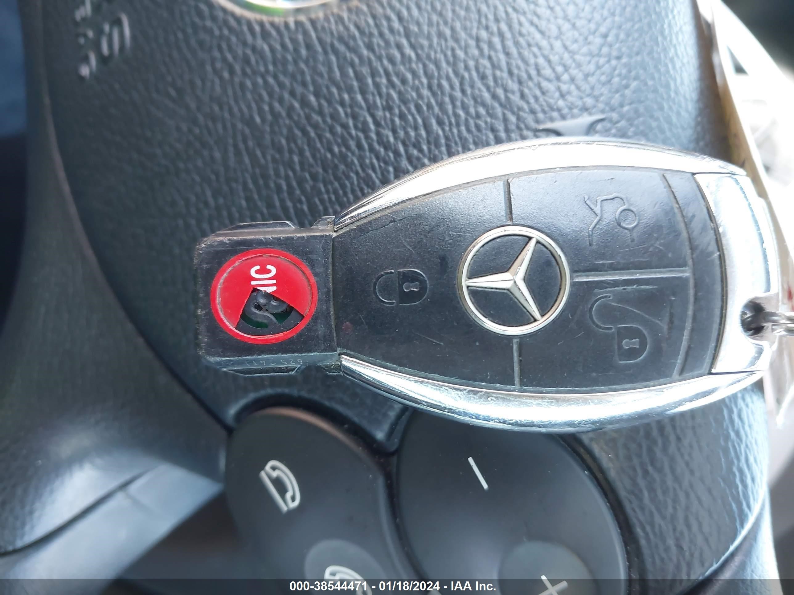 Photo 10 VIN: WDBUF56X28B255491 - MERCEDES-BENZ E-KLASSE 