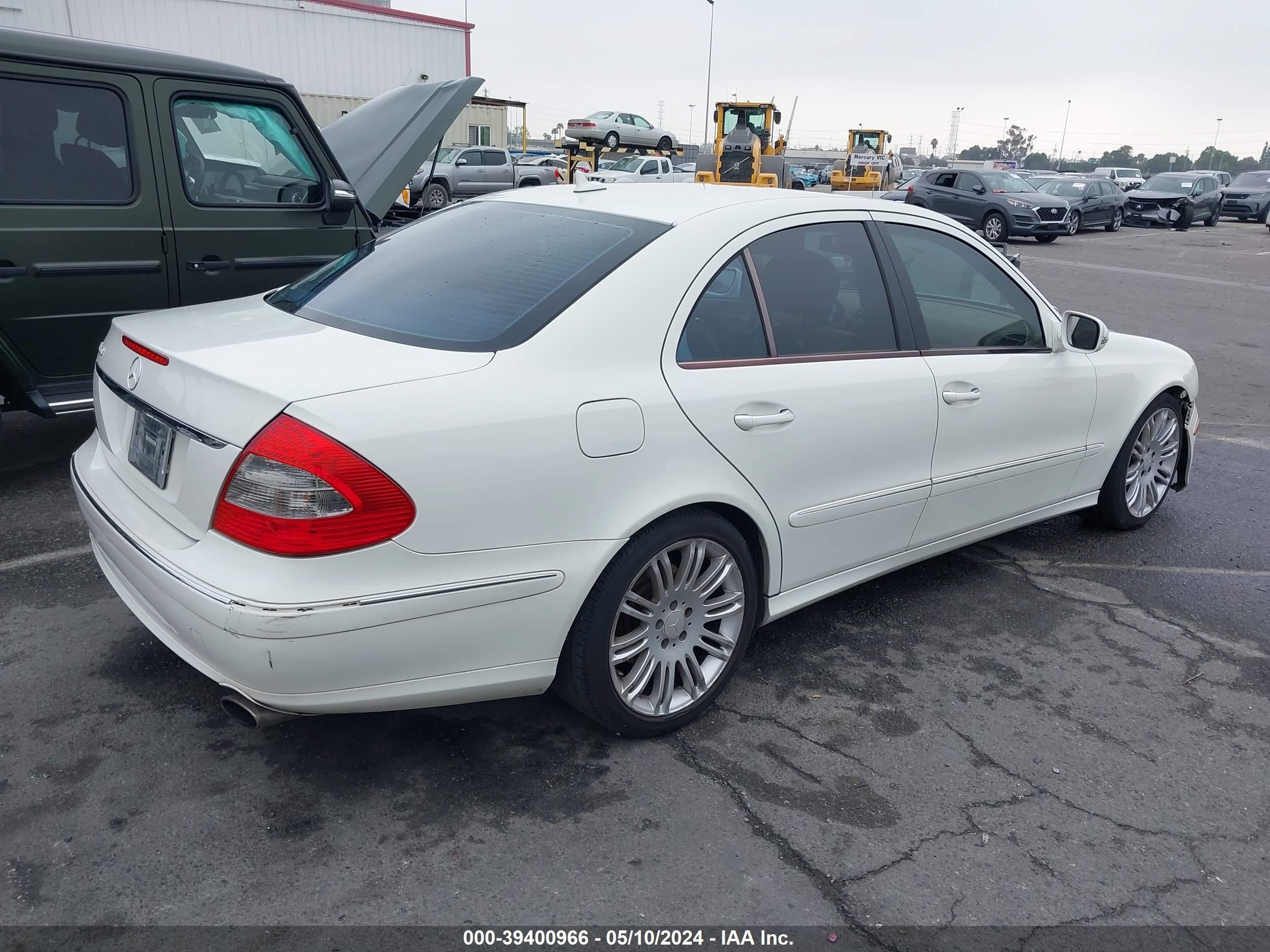 Photo 3 VIN: WDBUF56X28B282058 - MERCEDES-BENZ NULL 