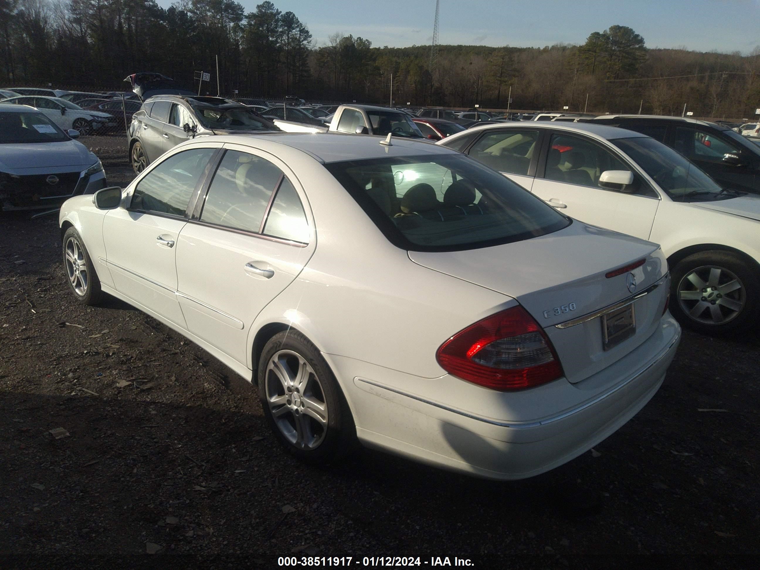 Photo 2 VIN: WDBUF56X38B334233 - MERCEDES-BENZ NULL 