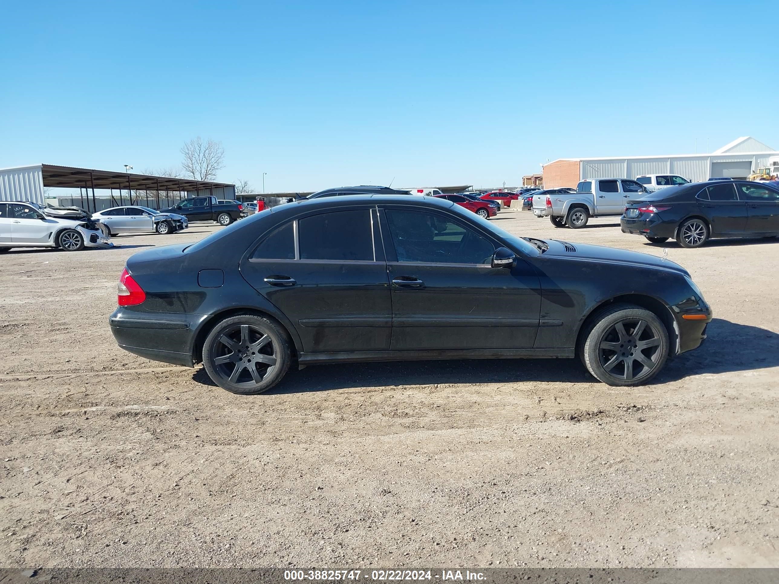 Photo 11 VIN: WDBUF56X57B112694 - MERCEDES-BENZ E 350 