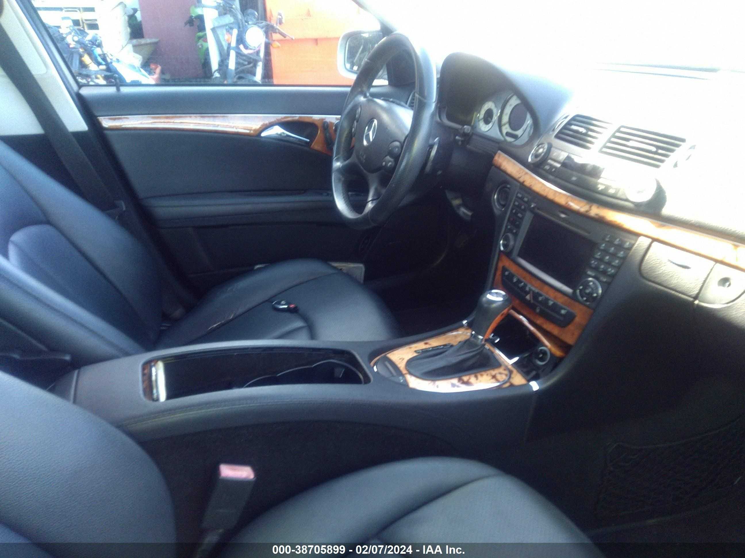 Photo 4 VIN: WDBUF56X59B418281 - MERCEDES-BENZ E-KLASSE 