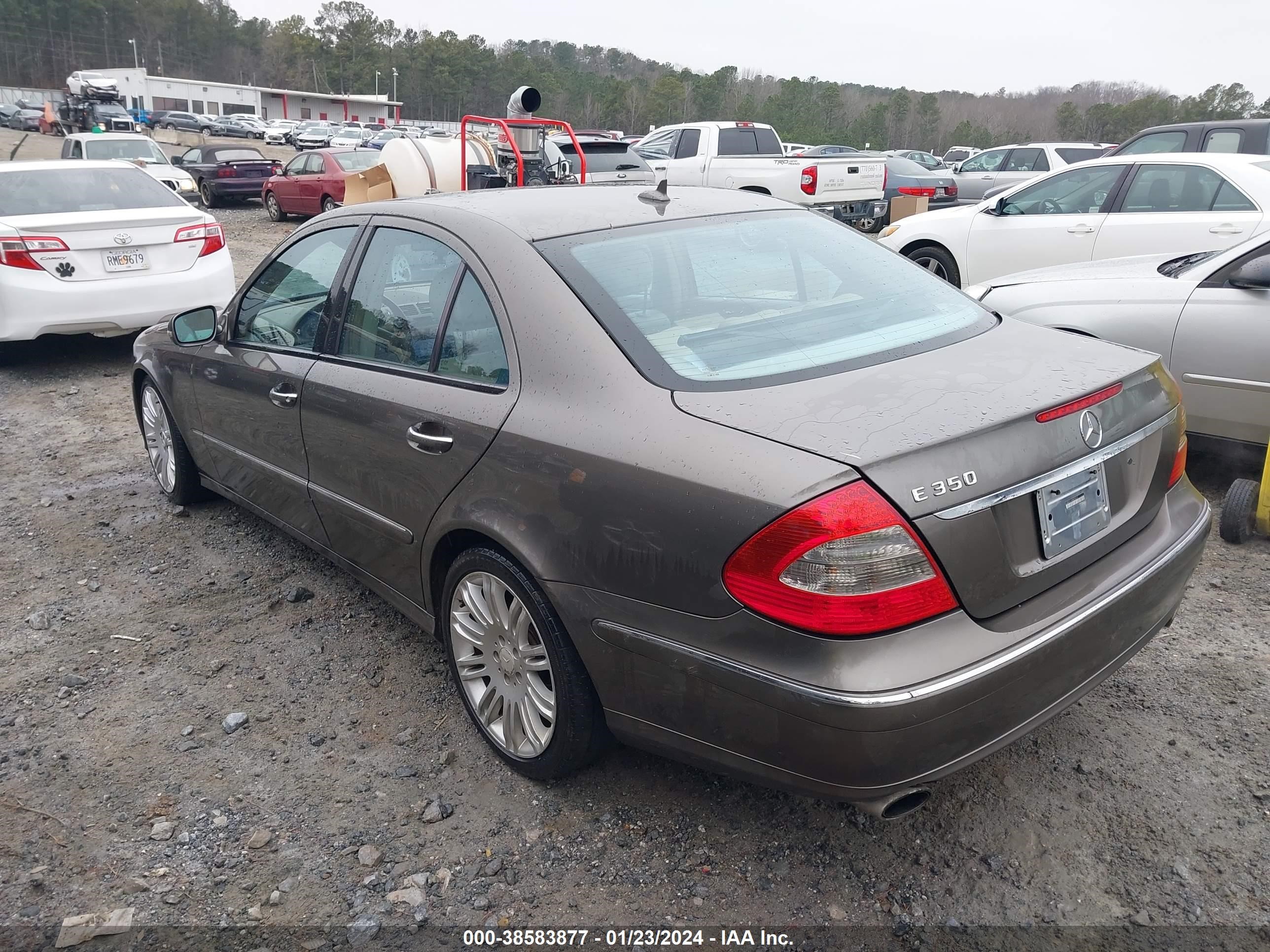 Photo 2 VIN: WDBUF56X88B282632 - MERCEDES-BENZ E-KLASSE 