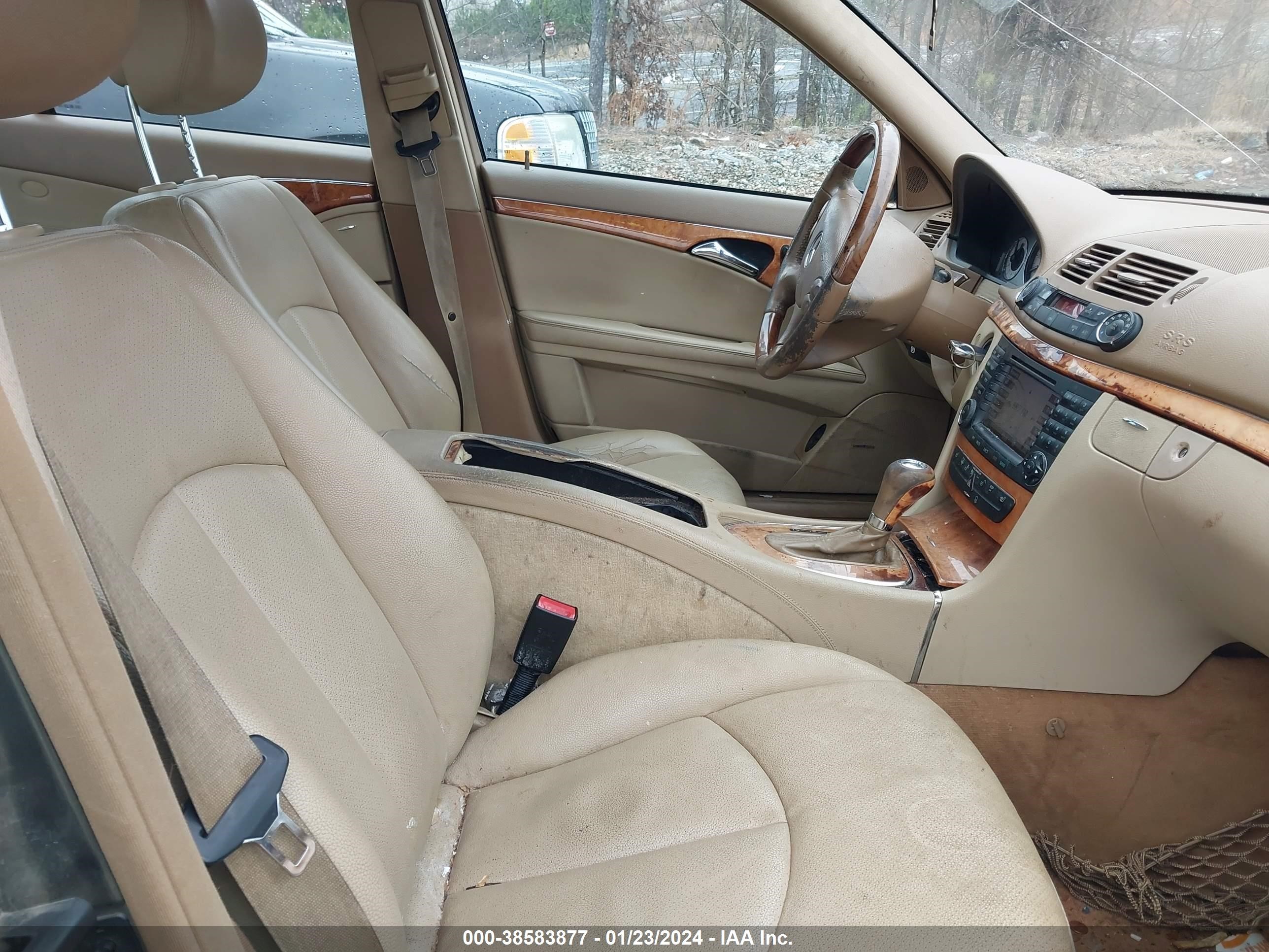 Photo 4 VIN: WDBUF56X88B282632 - MERCEDES-BENZ E-KLASSE 