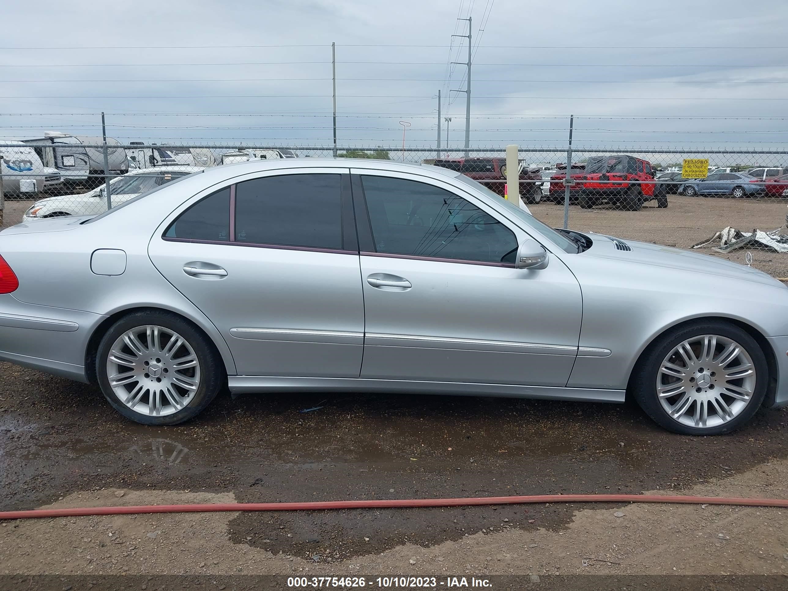 Photo 12 VIN: WDBUF56XX7B068398 - MERCEDES-BENZ E-KLASSE 