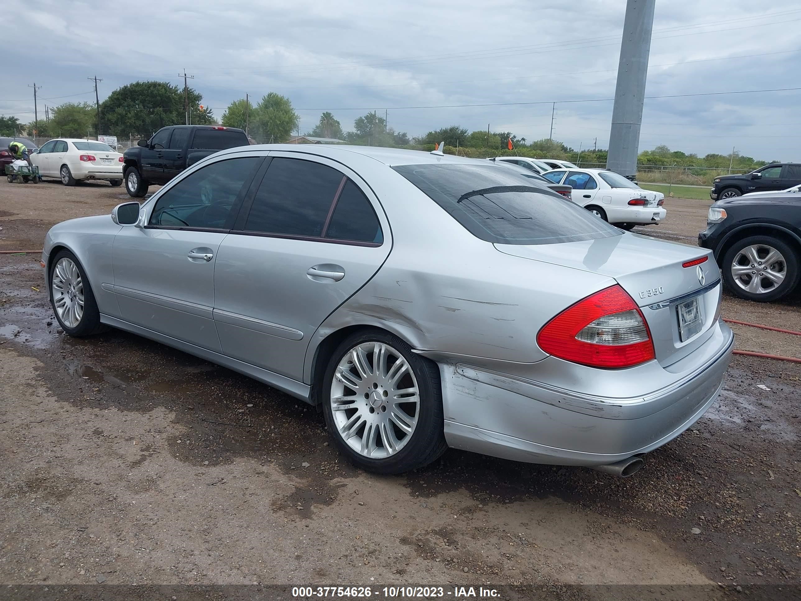 Photo 2 VIN: WDBUF56XX7B068398 - MERCEDES-BENZ E-KLASSE 