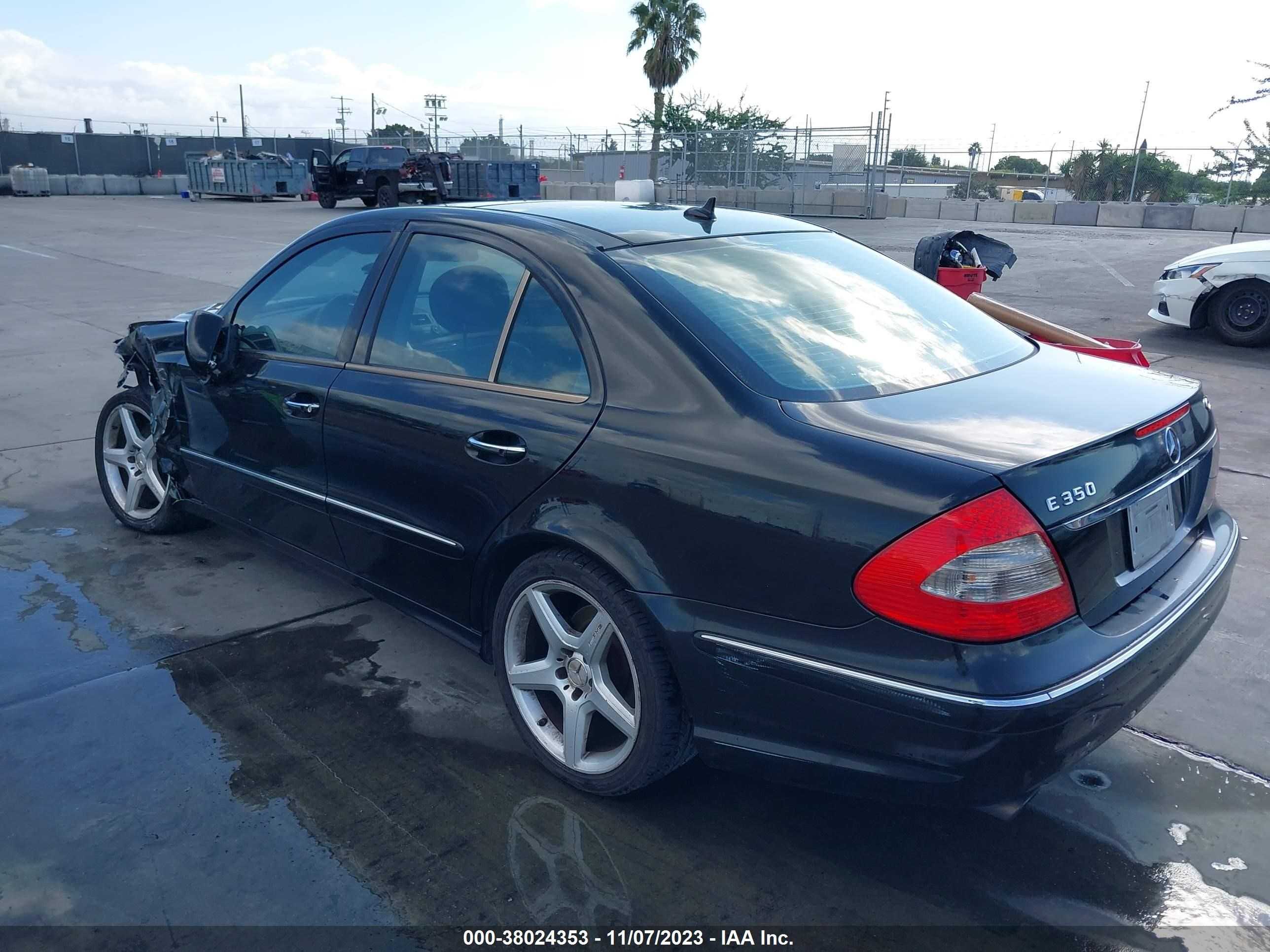 Photo 2 VIN: WDBUF56XX8B298475 - MERCEDES-BENZ NULL 