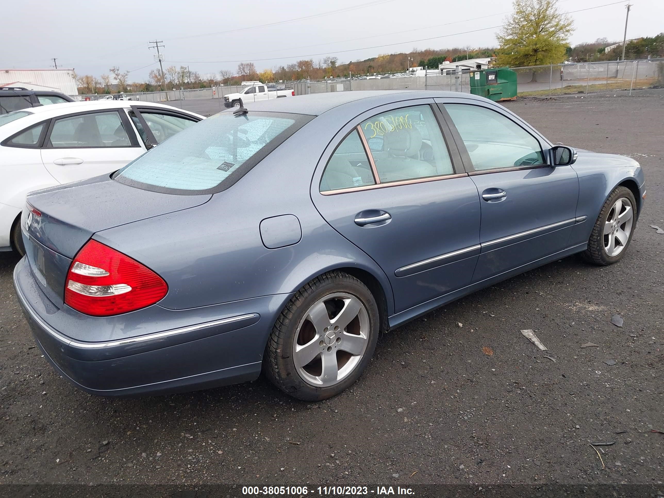 Photo 3 VIN: WDBUF65J03A292203 - MERCEDES-BENZ E-KLASSE 