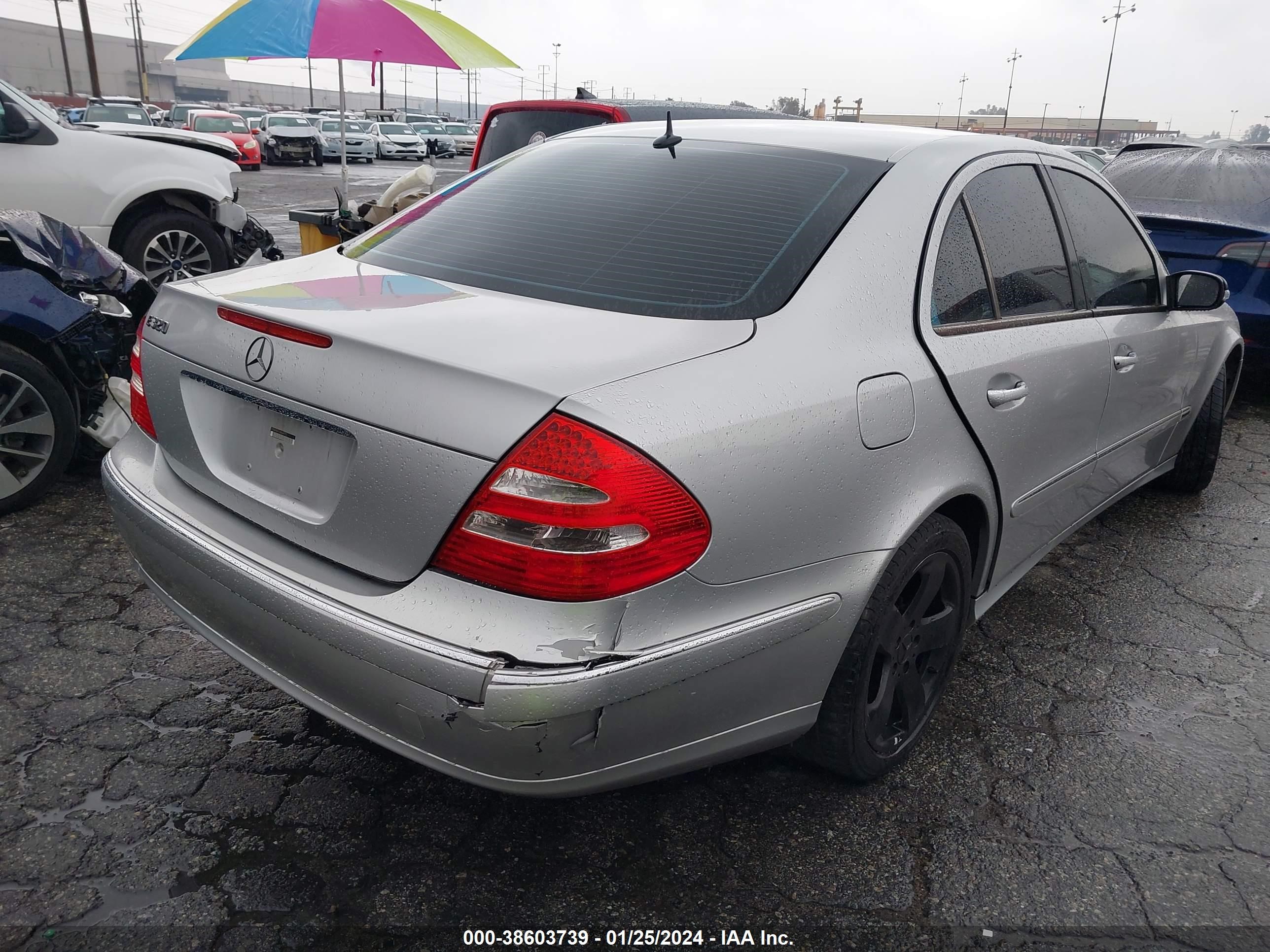 Photo 3 VIN: WDBUF65J13A244757 - MERCEDES-BENZ E-KLASSE 