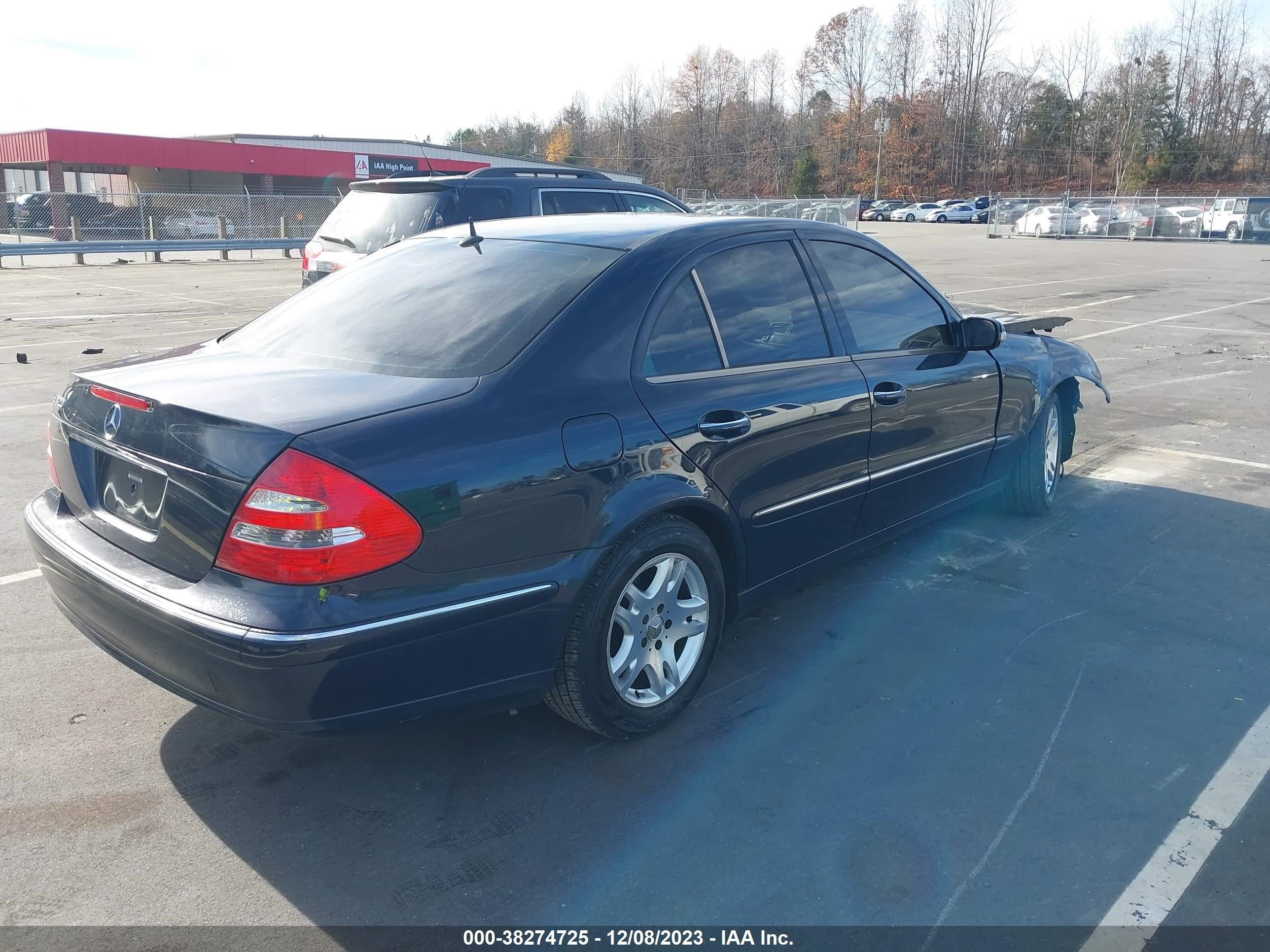 Photo 3 VIN: WDBUF65J14A447603 - MERCEDES-BENZ E-KLASSE 