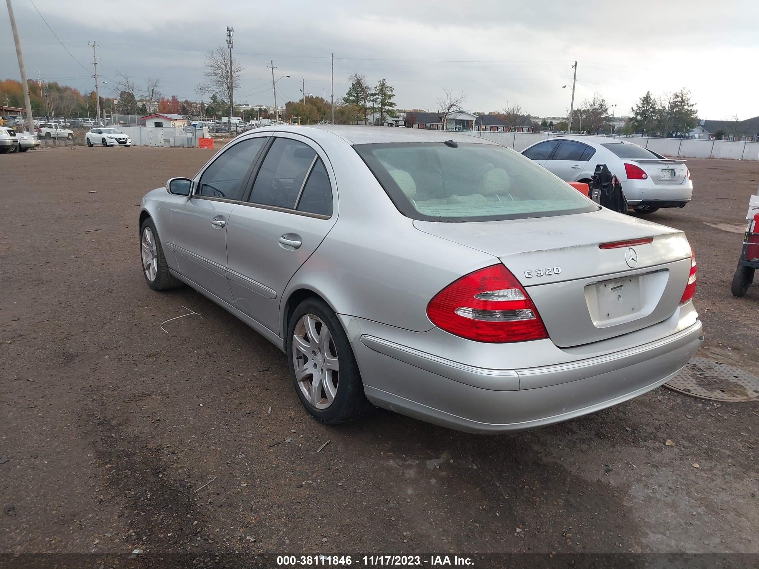 Photo 2 VIN: WDBUF65J23A174217 - MERCEDES-BENZ E-KLASSE 