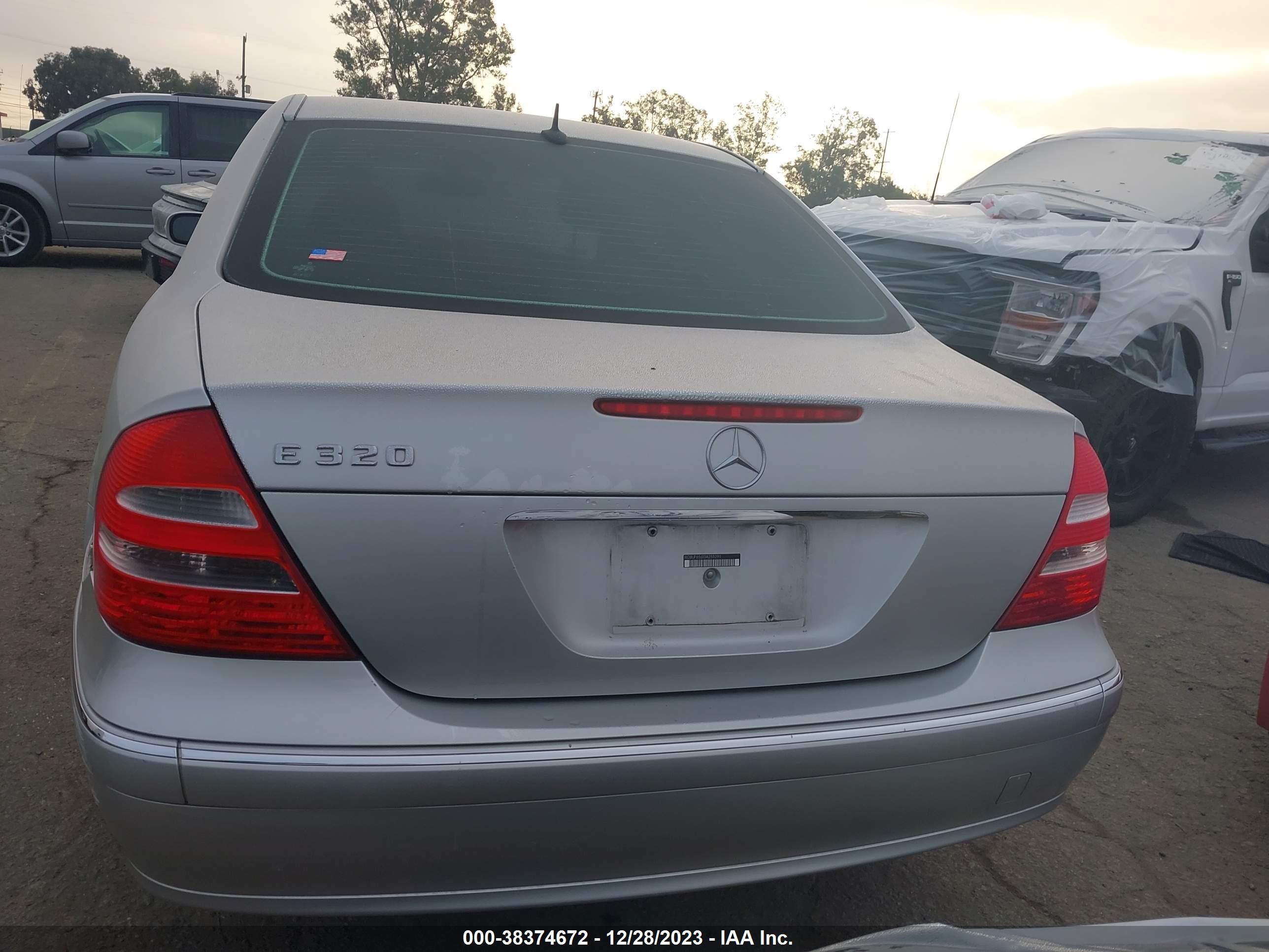 Photo 16 VIN: WDBUF65J33A255291 - MERCEDES-BENZ E-KLASSE 