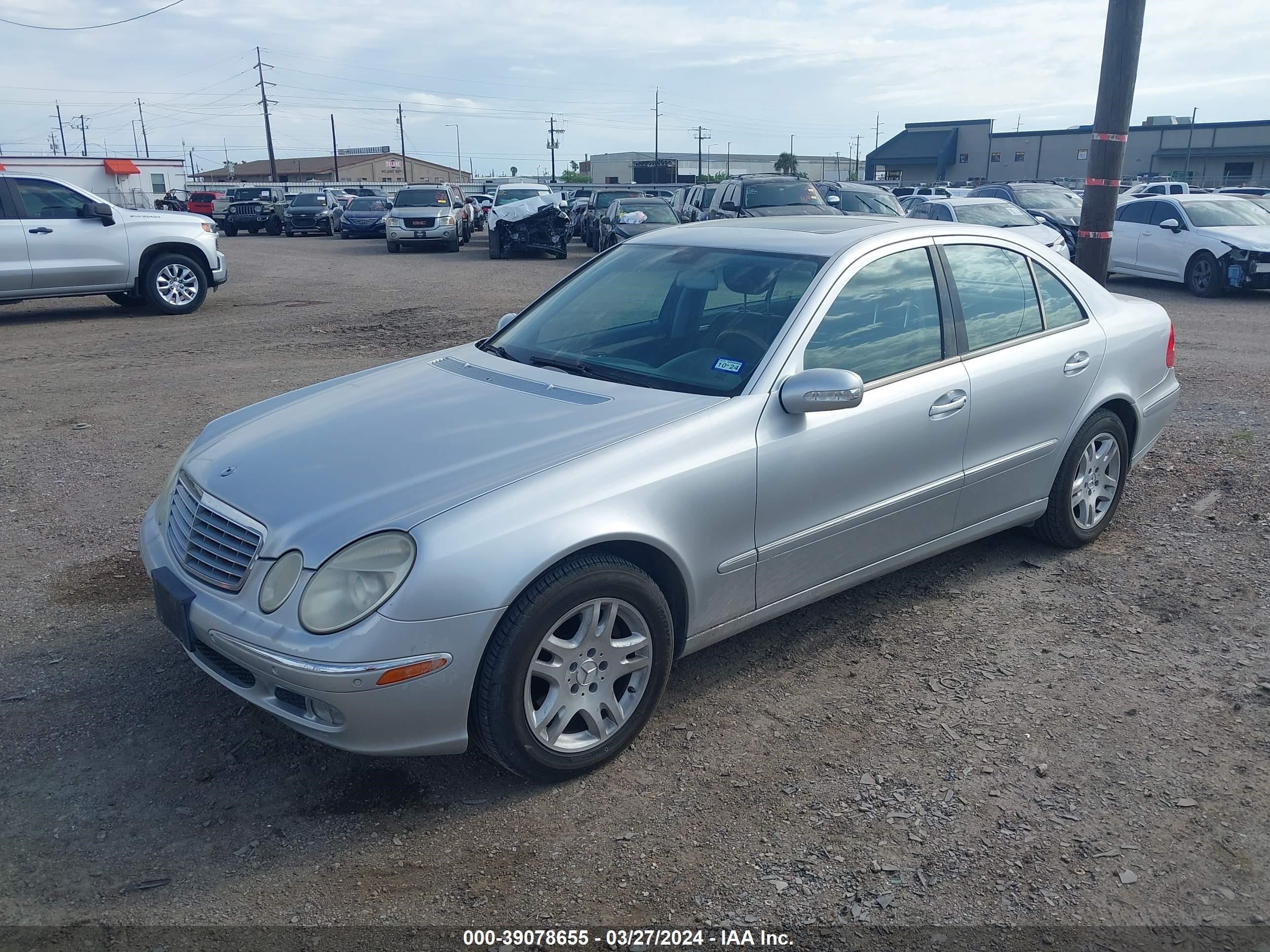 Photo 1 VIN: WDBUF65J45A647750 - MERCEDES-BENZ NULL 