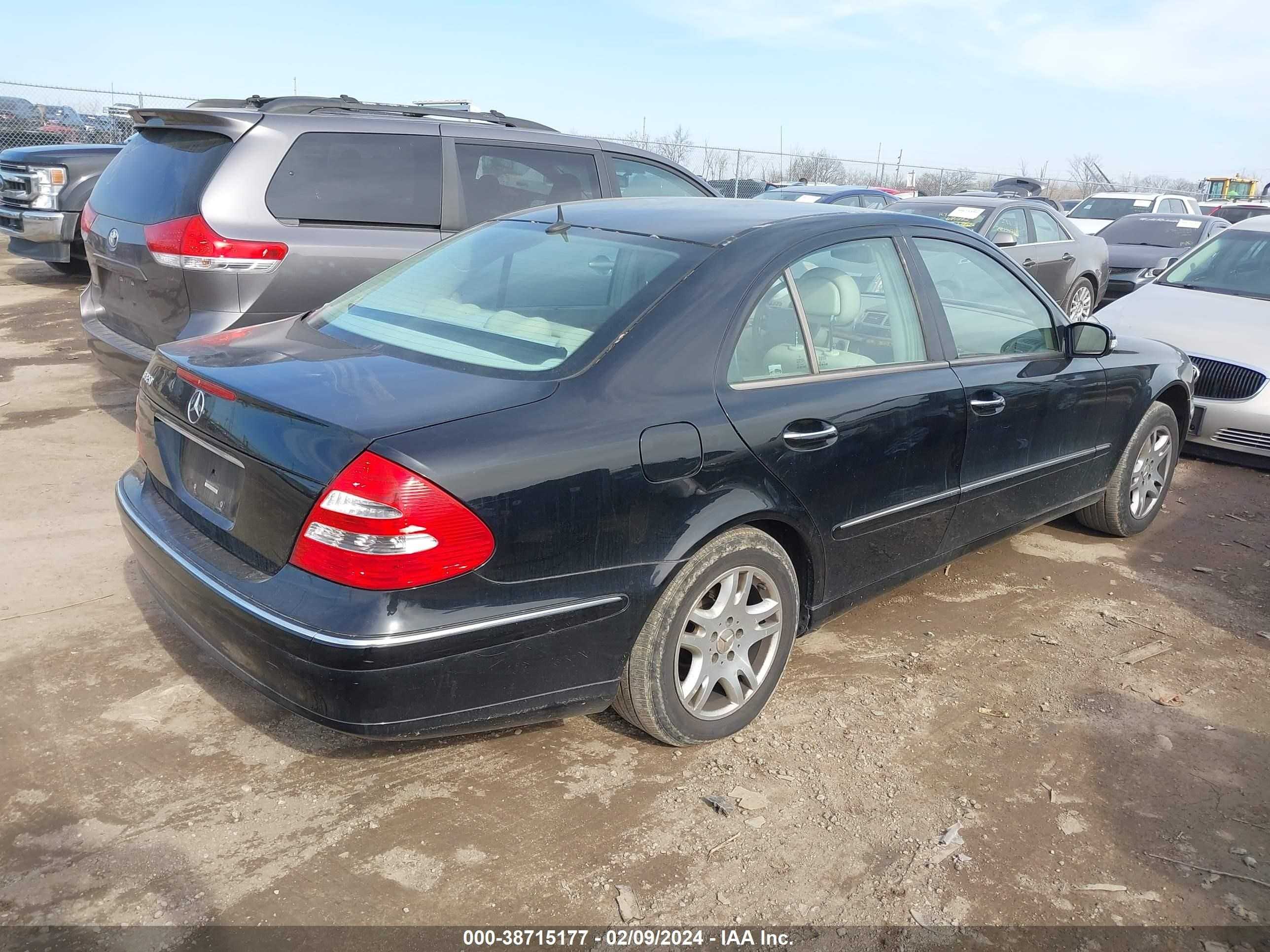 Photo 3 VIN: WDBUF65J55A721001 - MERCEDES-BENZ E-KLASSE 