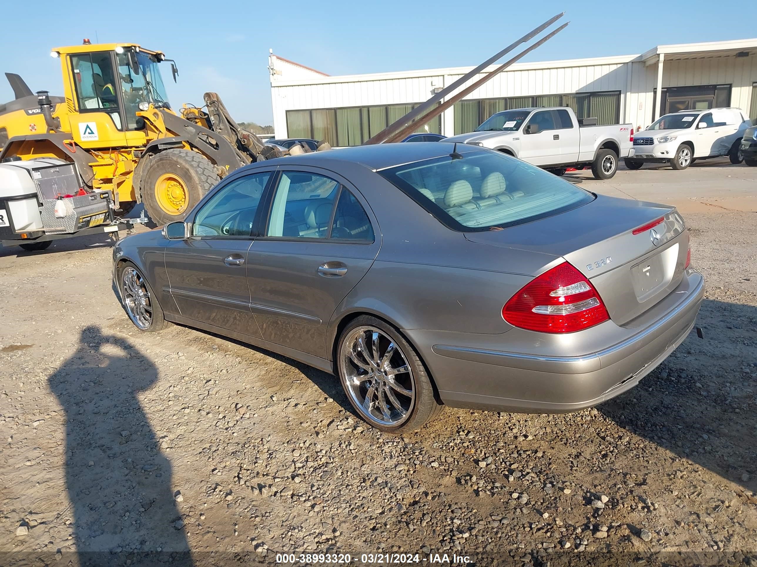 Photo 2 VIN: WDBUF65J73A169448 - MERCEDES-BENZ E-KLASSE 