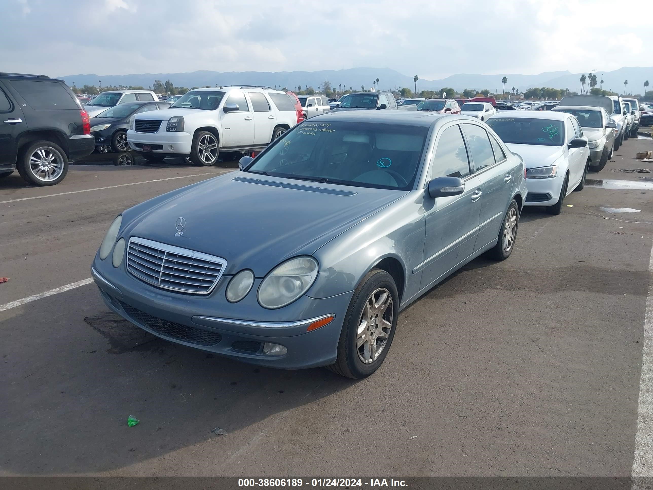 Photo 1 VIN: WDBUF65J75A638931 - MERCEDES-BENZ E-KLASSE 