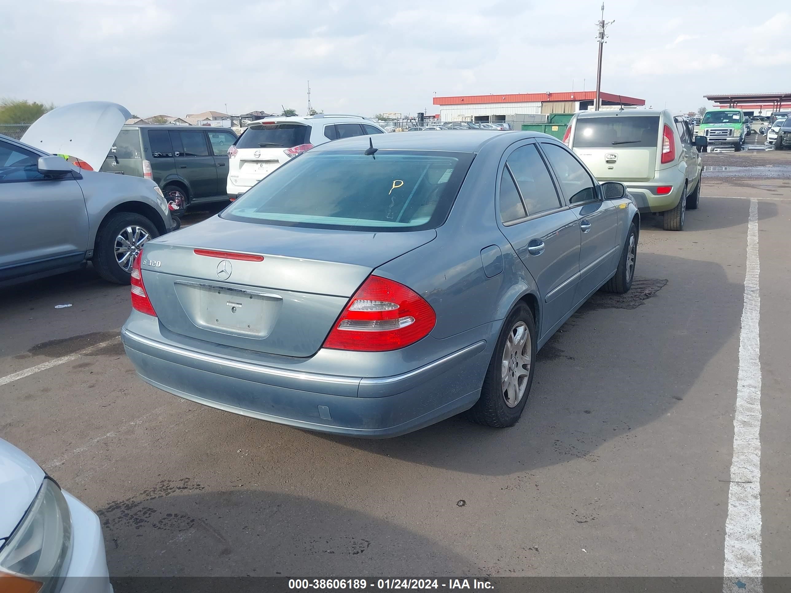 Photo 3 VIN: WDBUF65J75A638931 - MERCEDES-BENZ E-KLASSE 